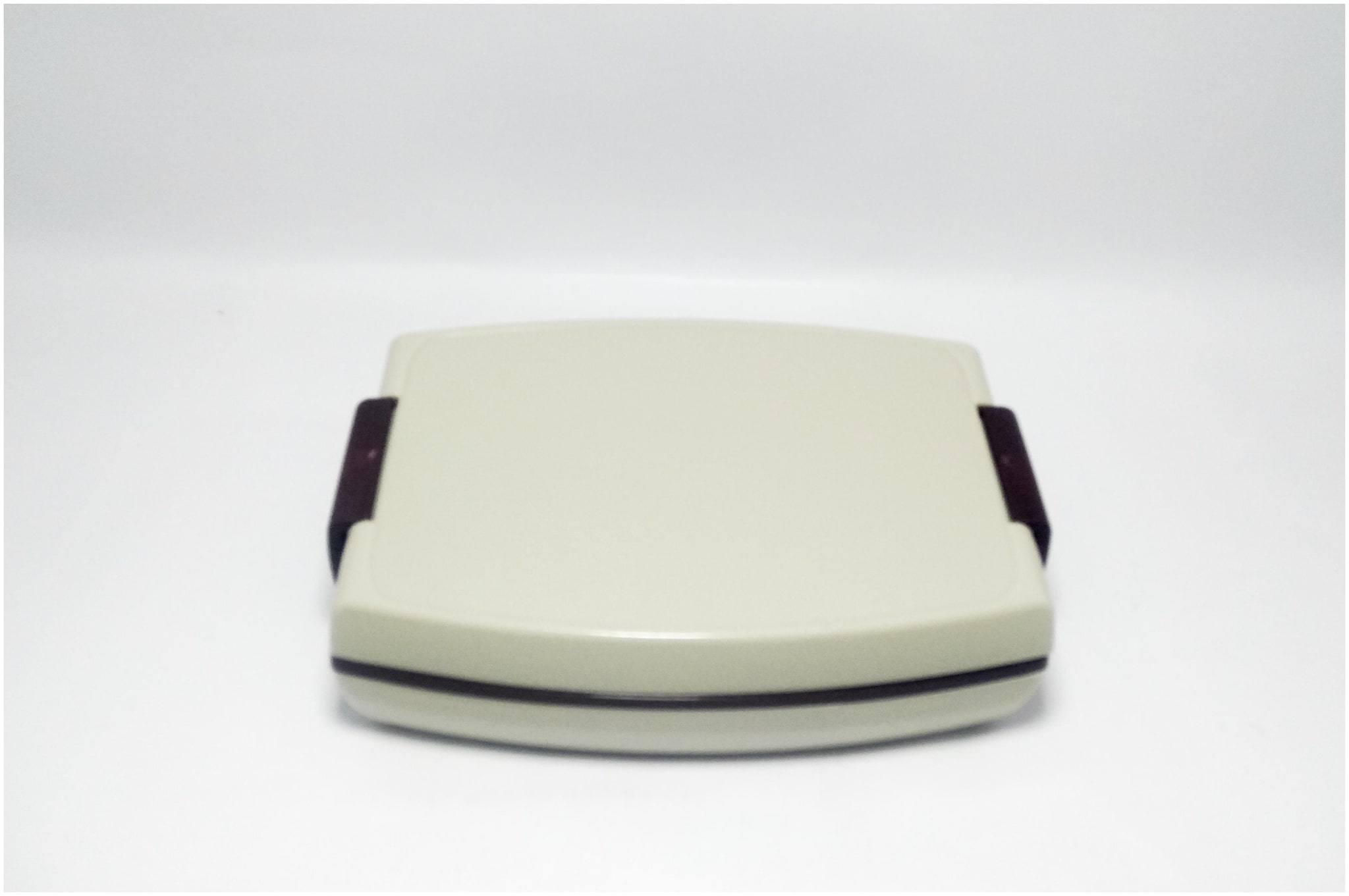 

JM GROUP Beige Lunch box ( Set of 1 800 ml )
