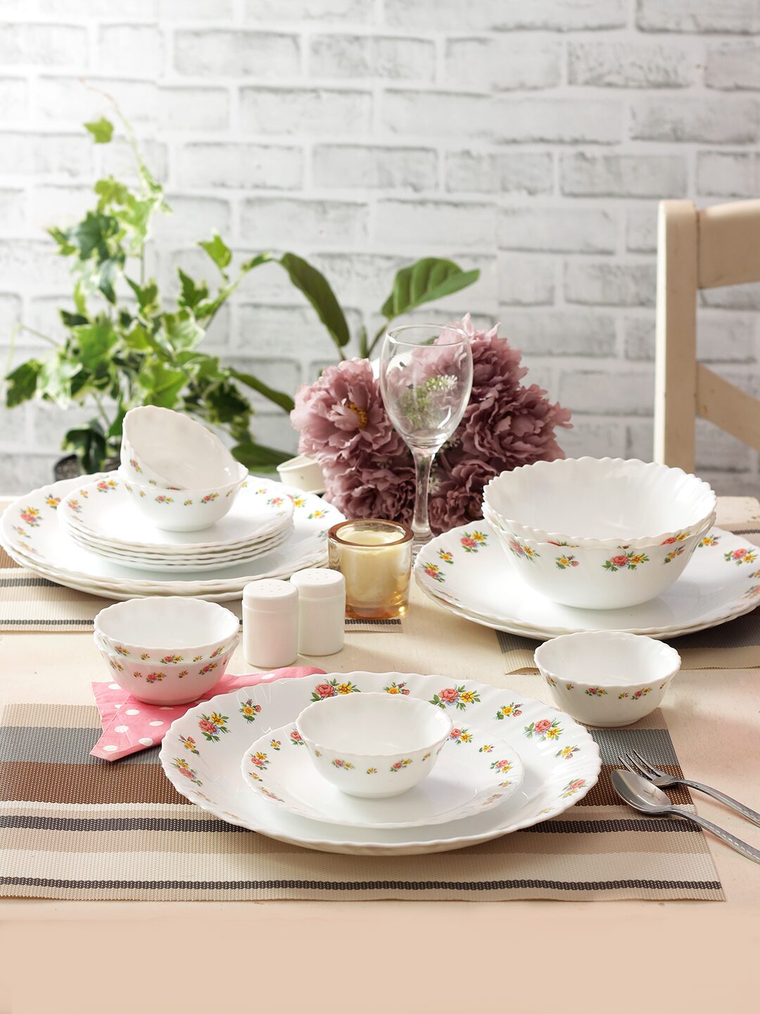 

Laopala Novo Opalware Dinner Set Set of 23pcs Petite Roses