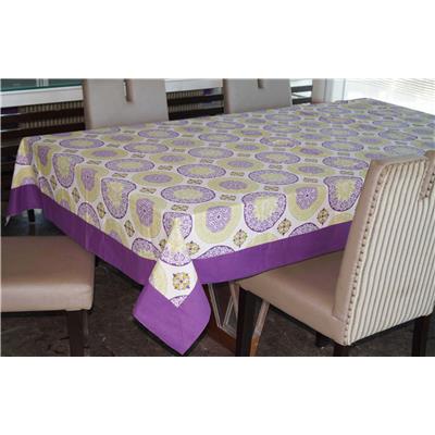 

Lushomes 6 Seater Ragular Bold Printed Table Cloth