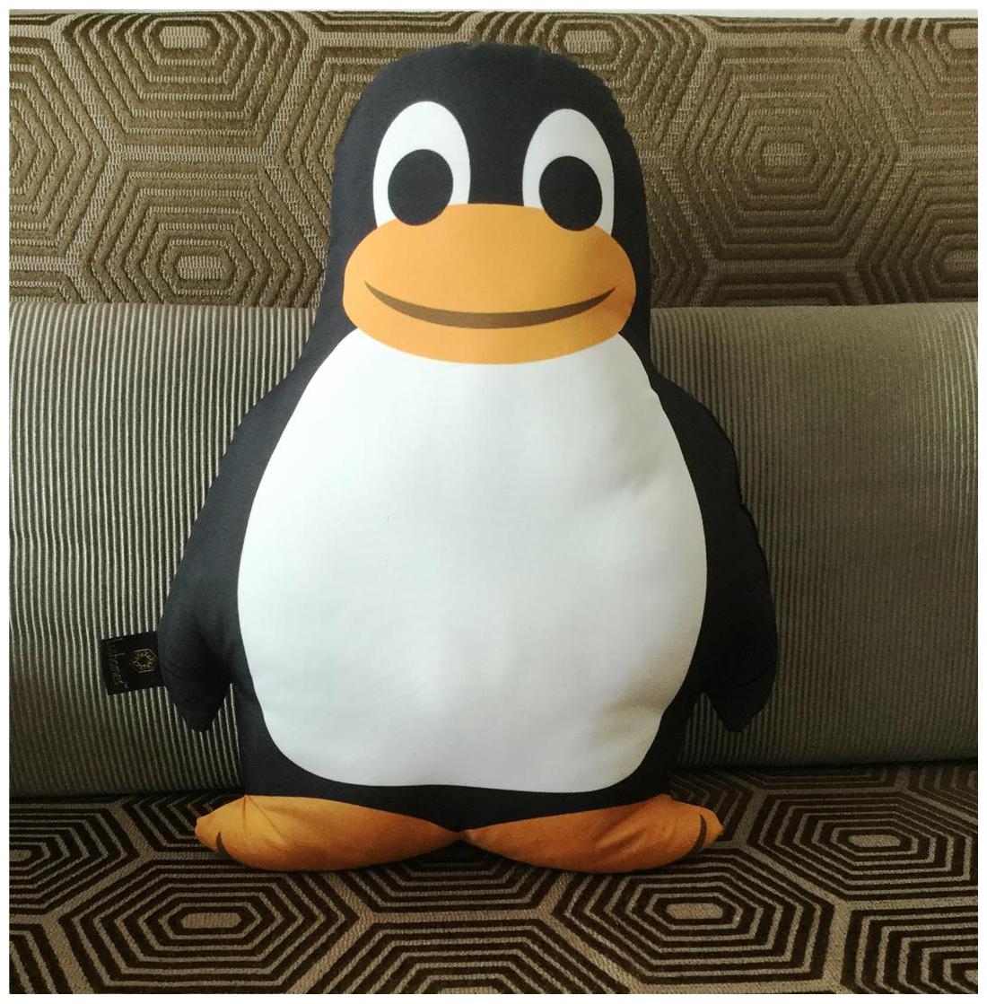 

Lushomes Decorative Penguin Cushion(FC1008)