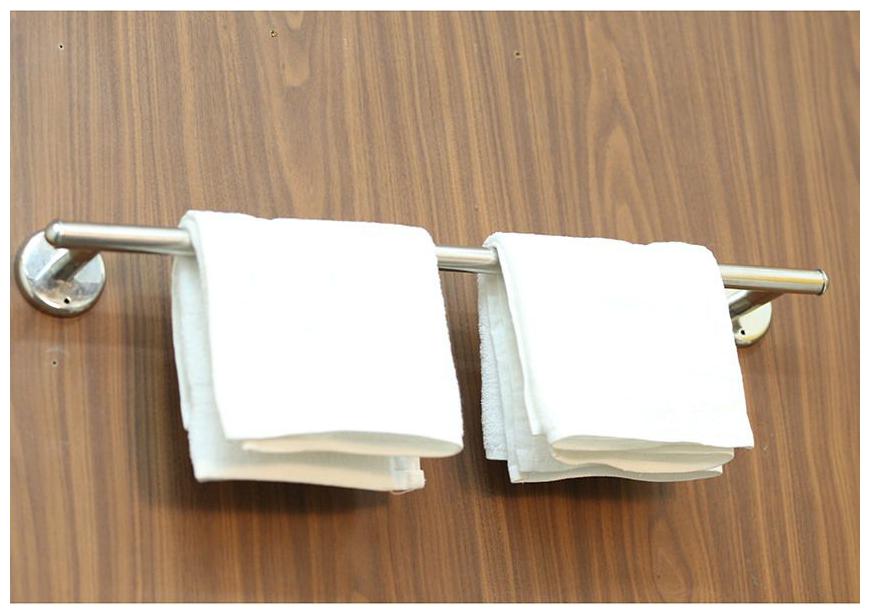 

Manvi Glossy Stainless Steel Towel Rod 24 inch