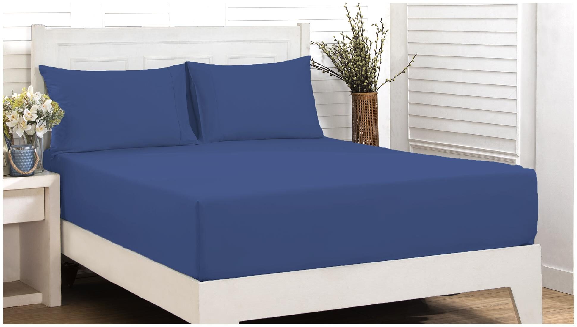 

Maspar Cotton Solid Double Size Bedsheet 200 TC ( 1 Bedsheet With 2 Pillow Covers Blue )