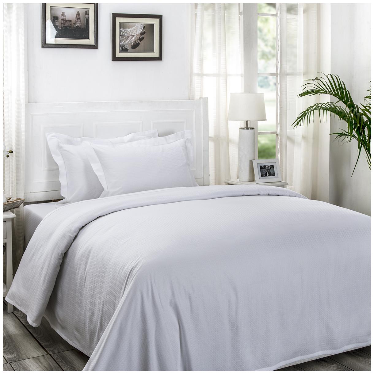 

Maspar Cotton Solid King Size Bedsheet 300 TC ( 1 Bedsheet With 2 Pillow Covers White )