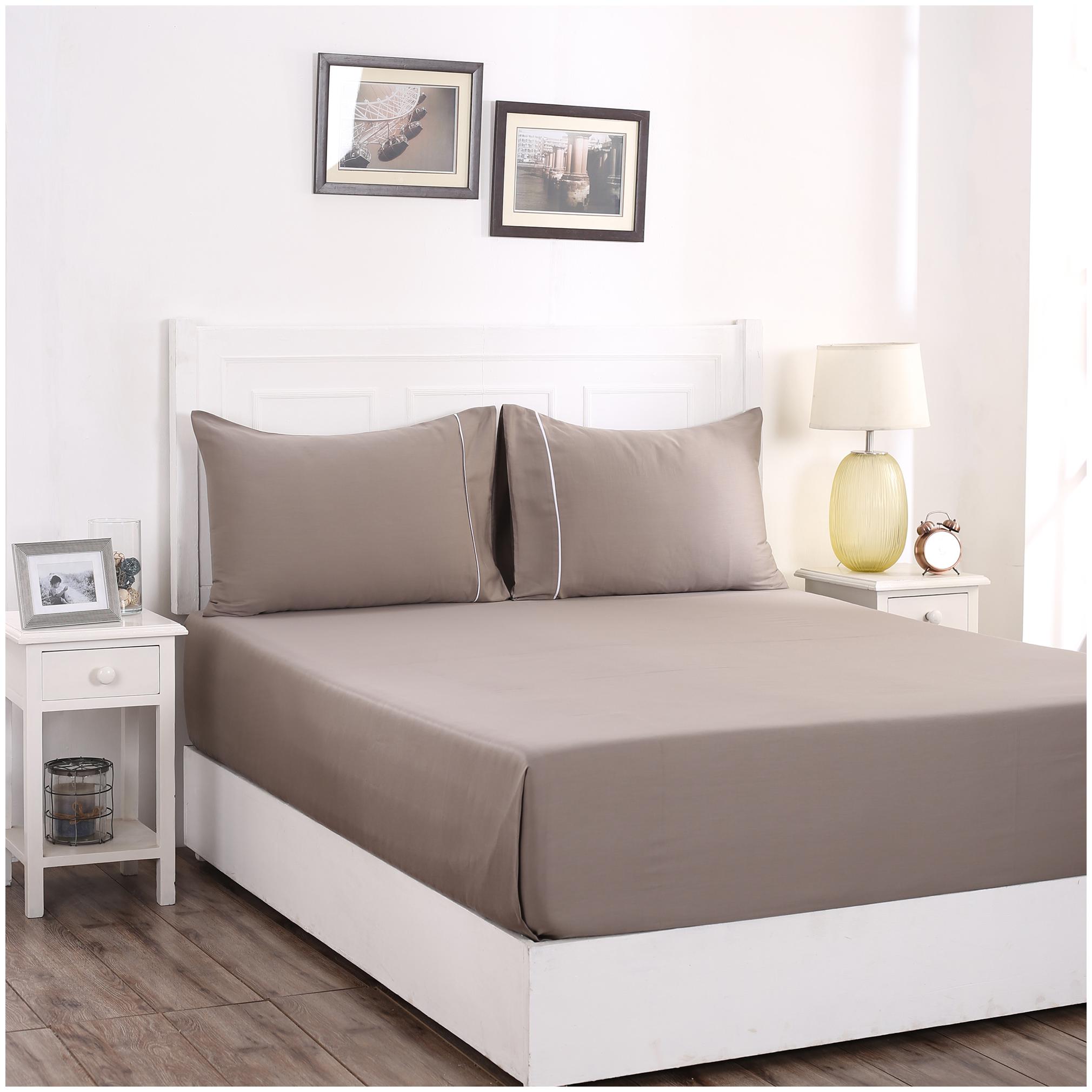 

Maspar Cotton Solid King Size Bedsheet 300 TC ( 1 Bedsheet With 2 Pillow Covers Grey )
