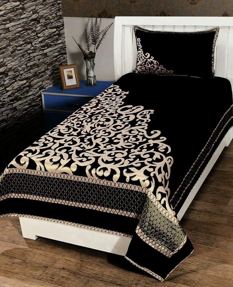 

Morado Velvet Floral Single Size Bedsheet 200 TC ( 1 Bedsheet With 1 Pillow Covers Black )