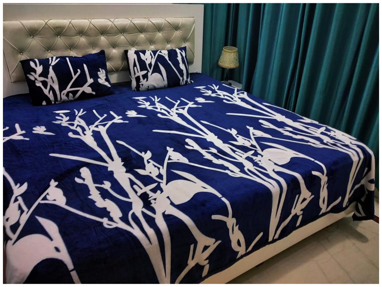 

Nanki s Velvet Floral Double Size Bedsheet 250 TC ( 1 Bedsheet With 2 Pillow Covers Blue )