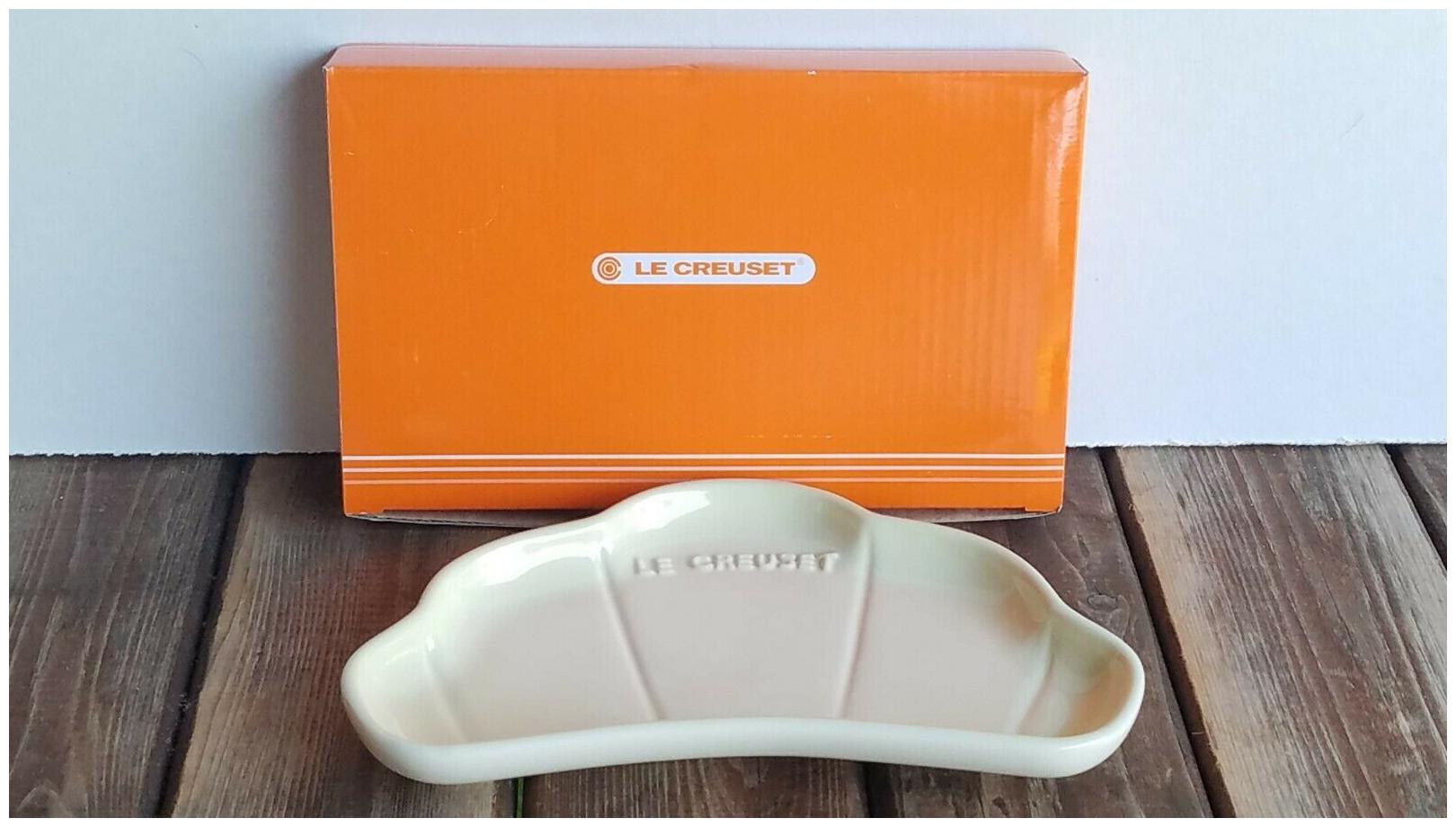 

New Le Creuset Dune beige Croissant Bread Dish New With Box