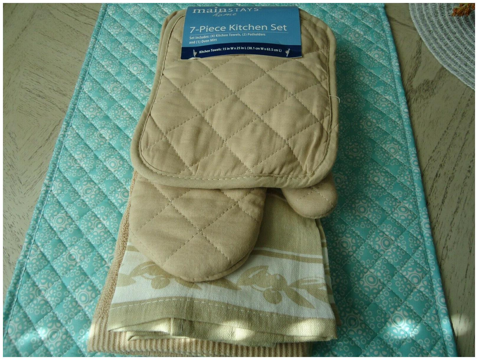 

New Mainstays 7 Piece Kitchen Set (4) Kitchen Towels (1) Oven Mitt (2)Pot Holder