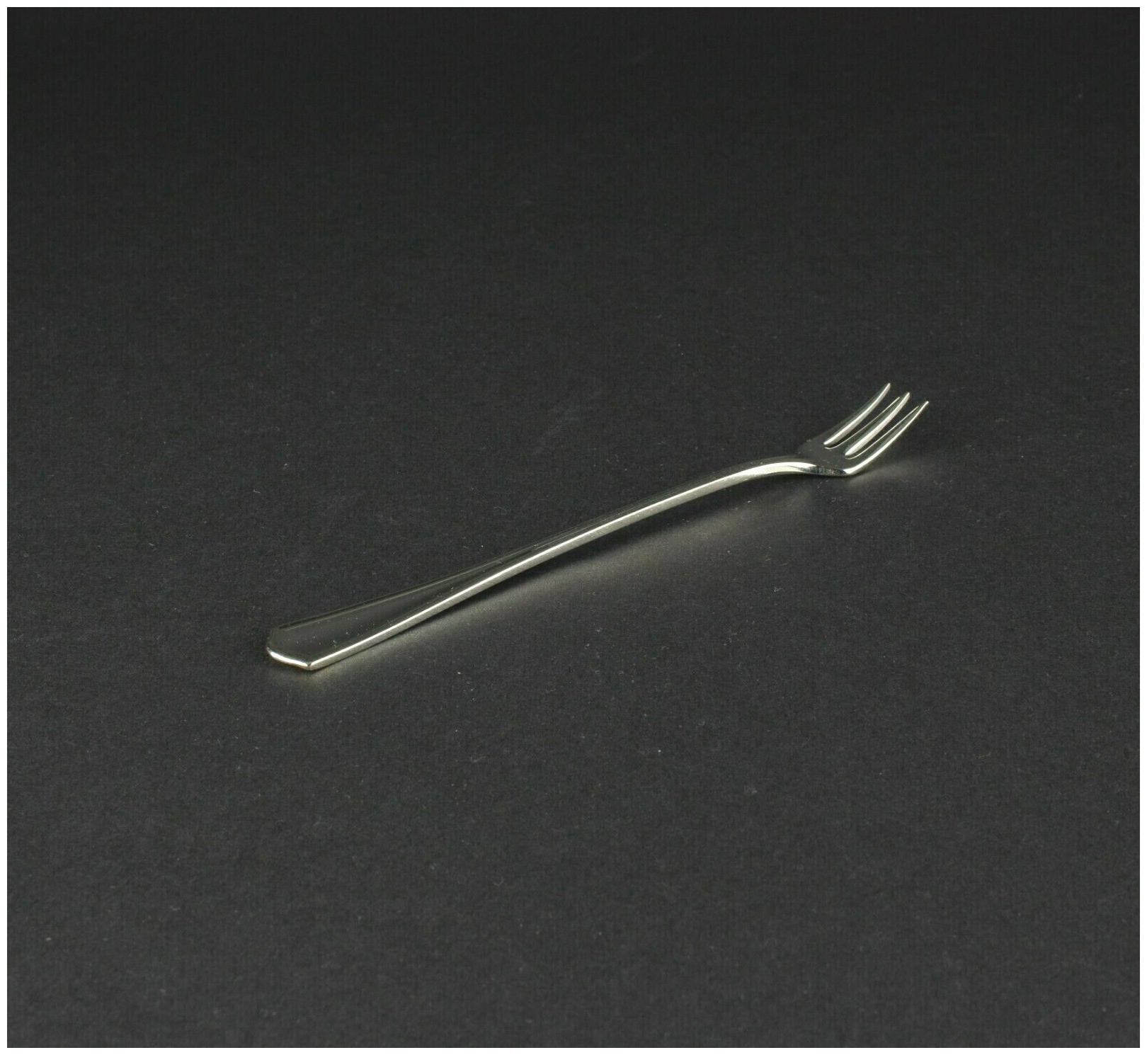 

New Unmarked Iced Tea Spoon Seafood Fork Tablespoon Oneida Hotel Plate