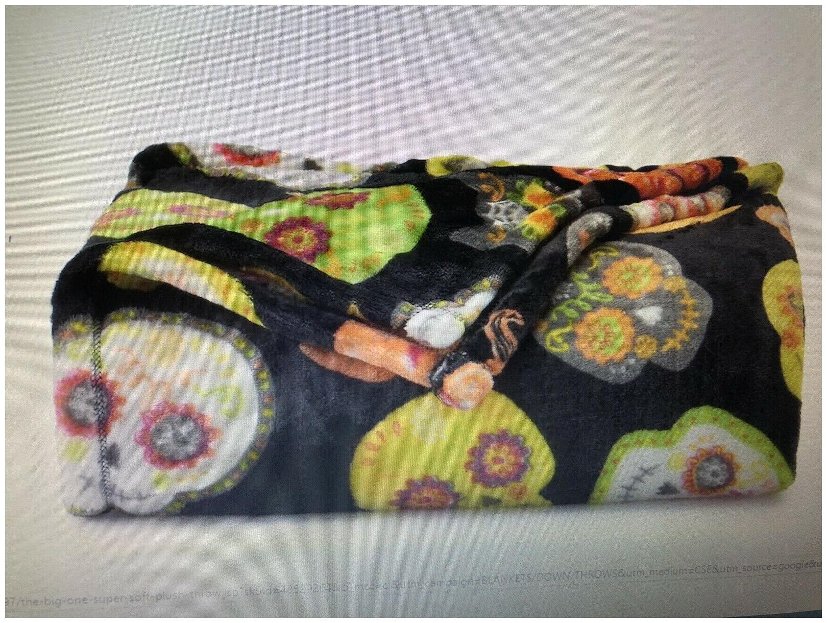 

NWT Halloween Plush Oversized Throw Blanket Big One 60x72 Sugar Skull Cats
