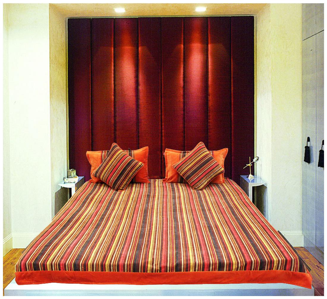 

R Home Cotton Printed Double Size Bedsheet ( 1 Bedsheet With 2 Pillow Covers Orange )