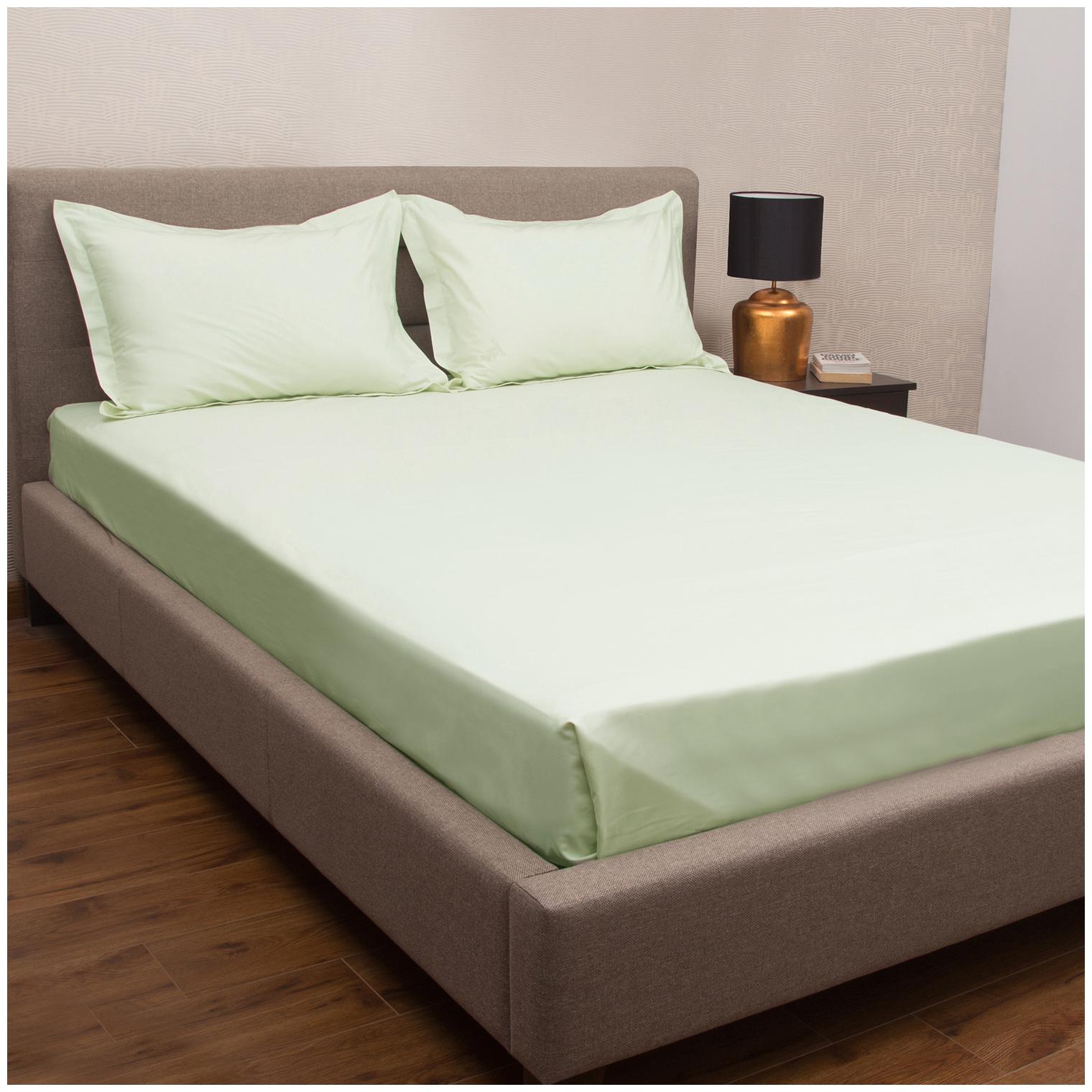 

PETAL HOME Cotton Solid King Size Bedsheet 200 TC ( 1 Bedsheet With 2 Pillow Covers Green )