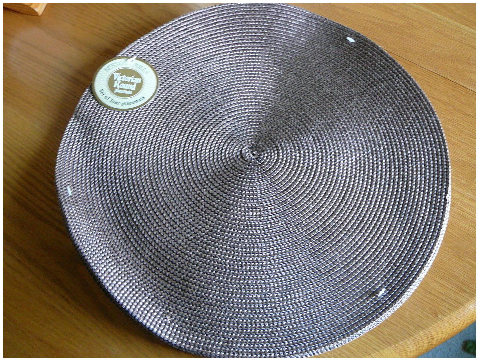

Placemats (4) Round New Brown 15 Victorian Round Polyproplene Benson Mills