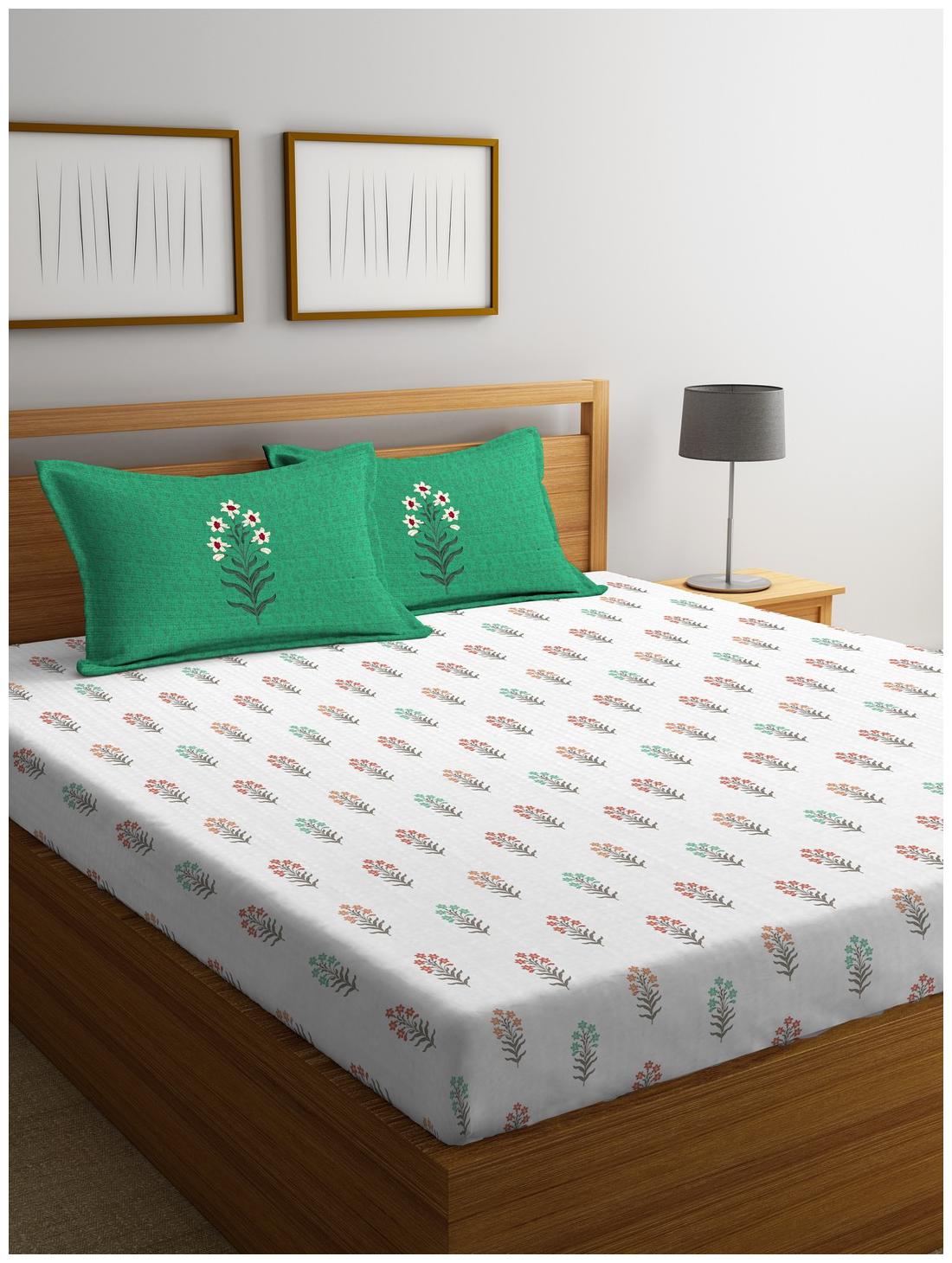 

Portico New York Cotton Printed King Size Bedsheet 144 TC ( 1 Bedsheet With 2 Pillow Covers Multi )
