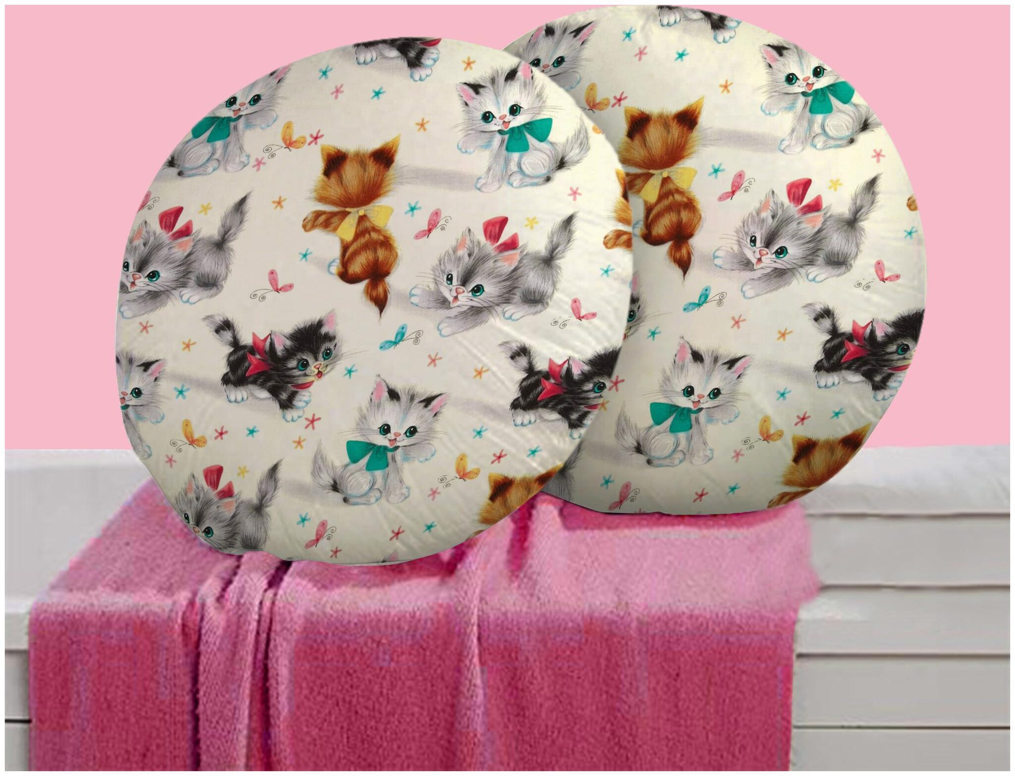 

RADANYA Animal Digitally Printed Round Cushion Cover Pillow Case With Filler Home D cor Set of 2 16 inch Off White