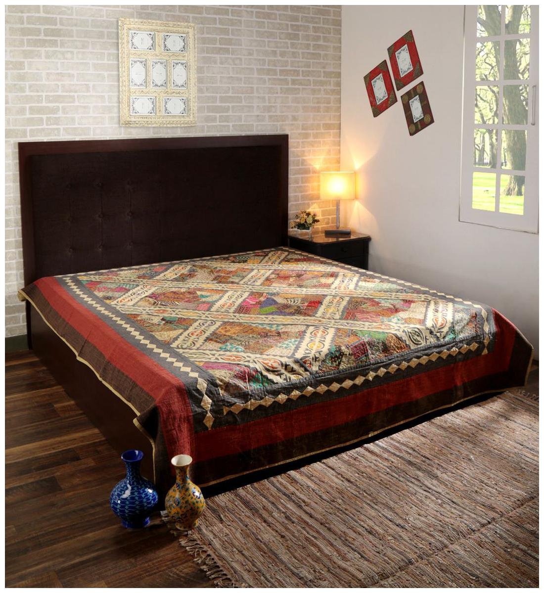 

Rajrang Cotton Abstract Double Size Bedsheet 104 TC ( 1 Bedsheet With 2 Pillow Covers Beige )