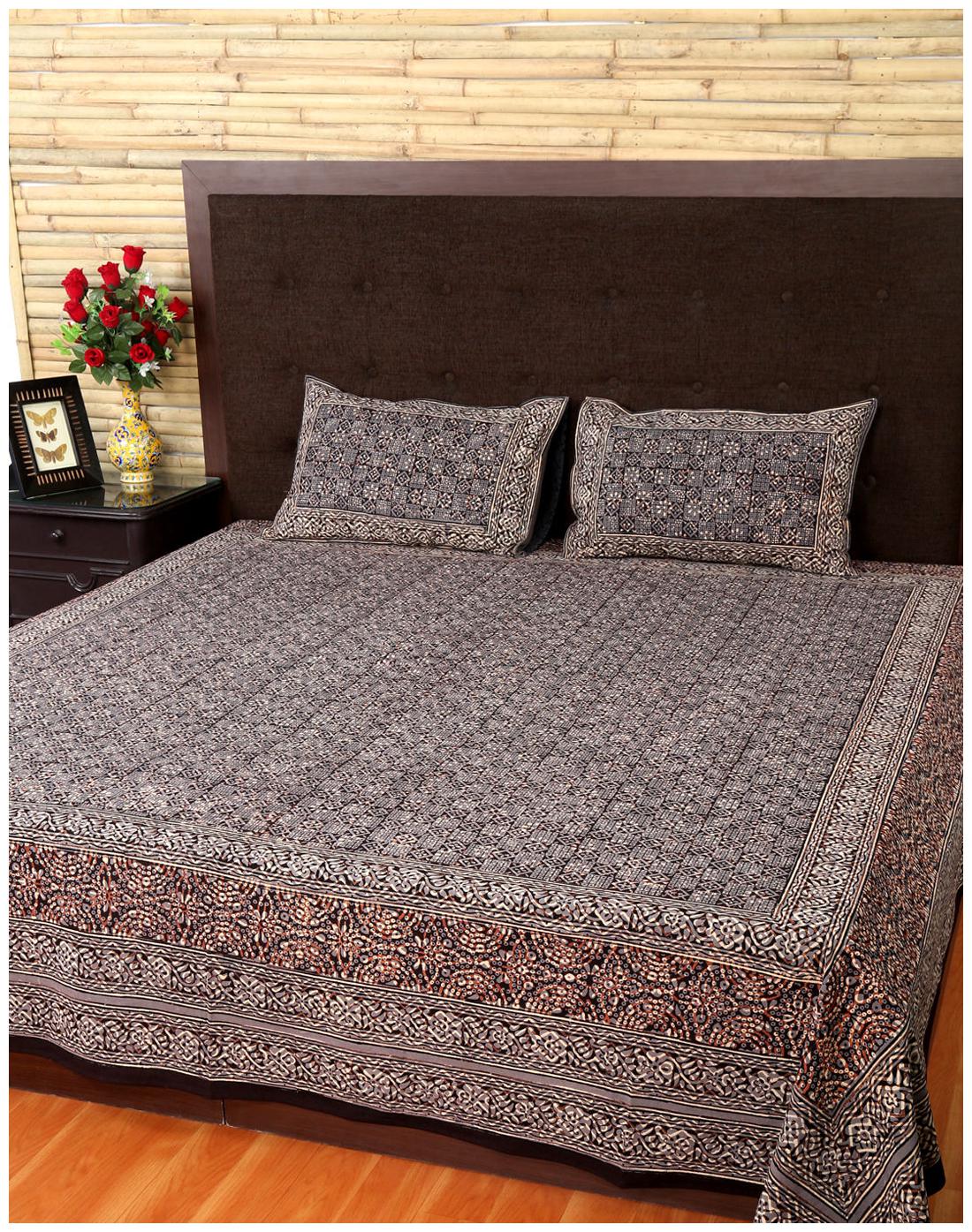 

Rajrang Cotton Printed Double Size Bedsheet 104 TC ( 1 Bedsheet With 2 Pillow Covers Brown )