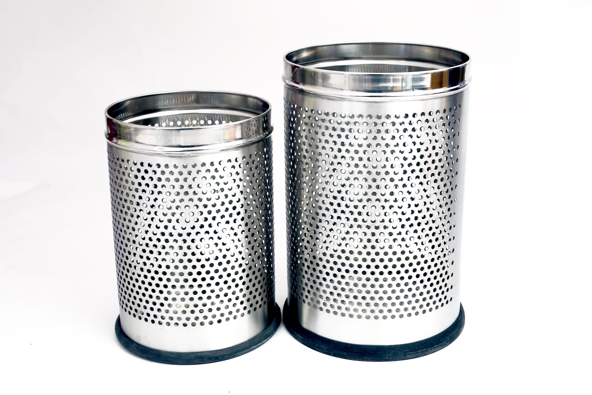 

Rishan Lifestyle Stainless Steel Perforated Dustbin 5 11 L