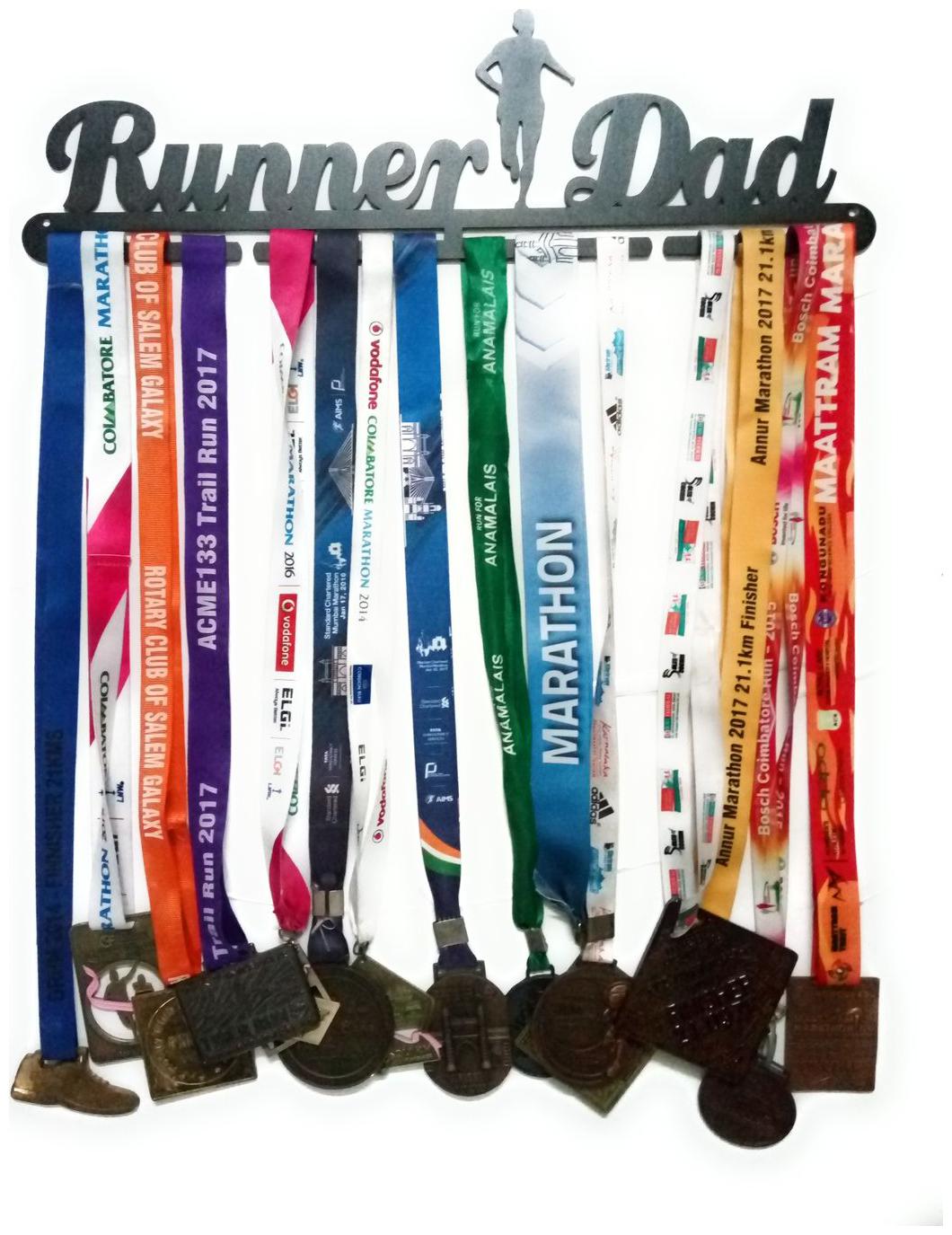 

RUNWYND Runner Dad Medal Hanger - Black