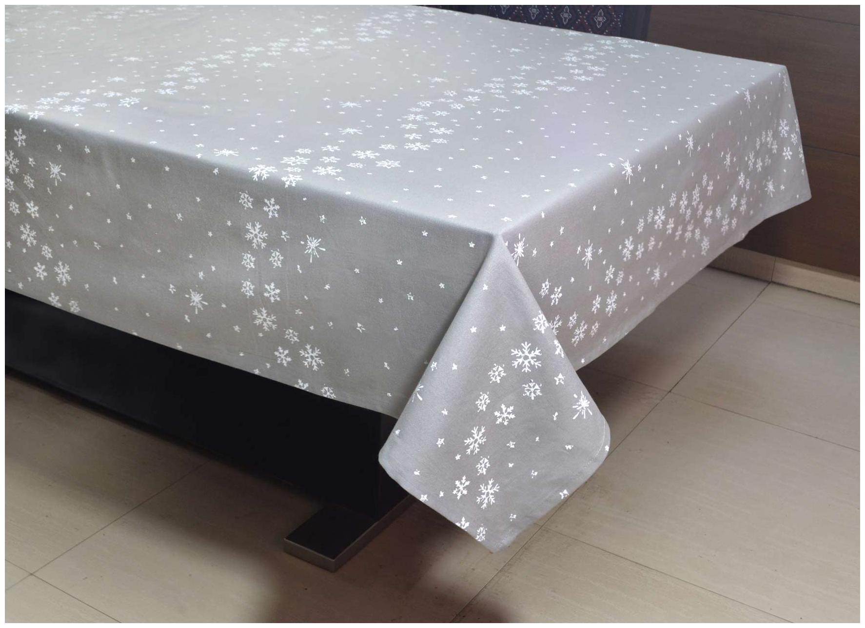 

Snowflakes Print Table Cover