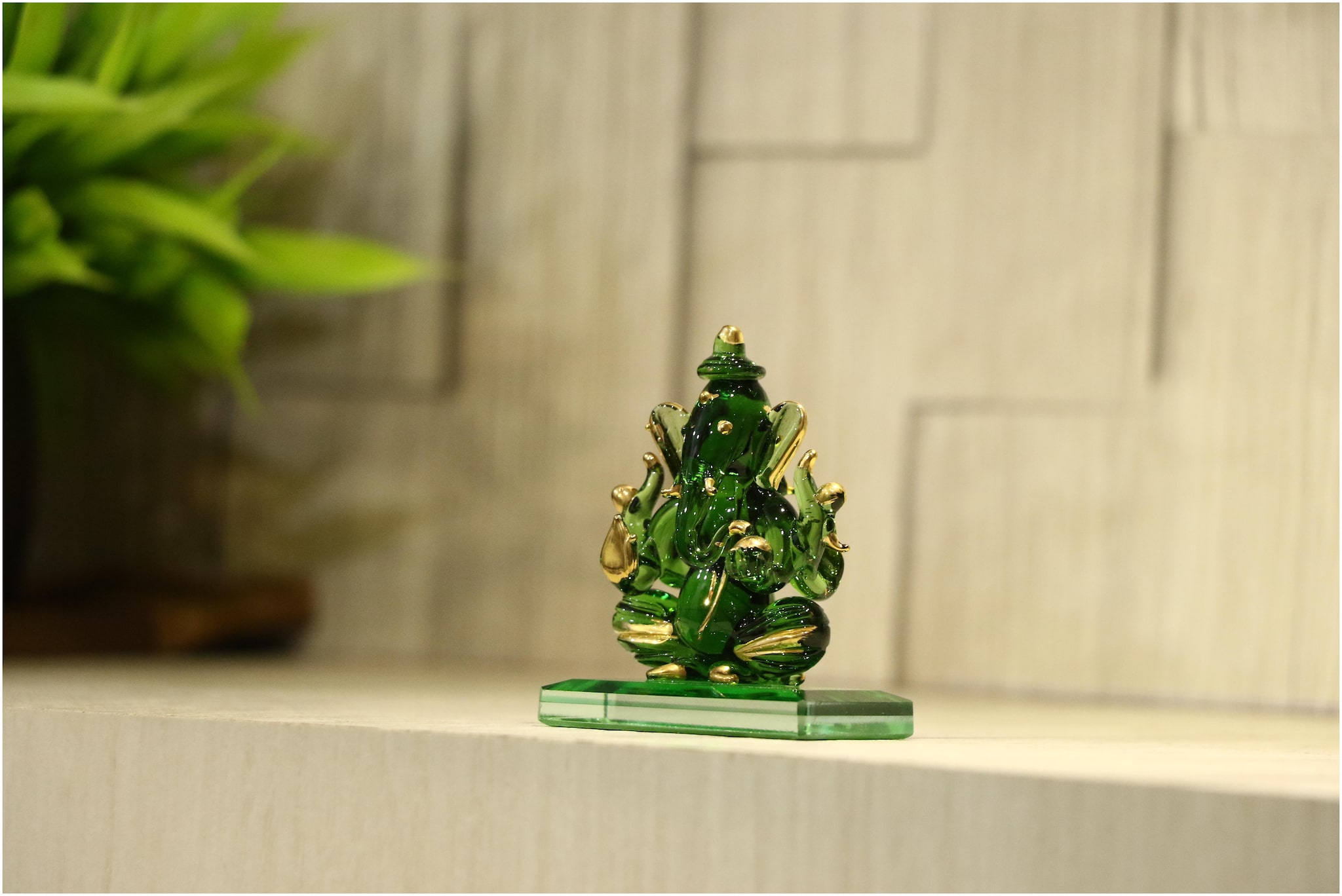 

Somil Crystal Lambodar Ganesha Suitable For Car
