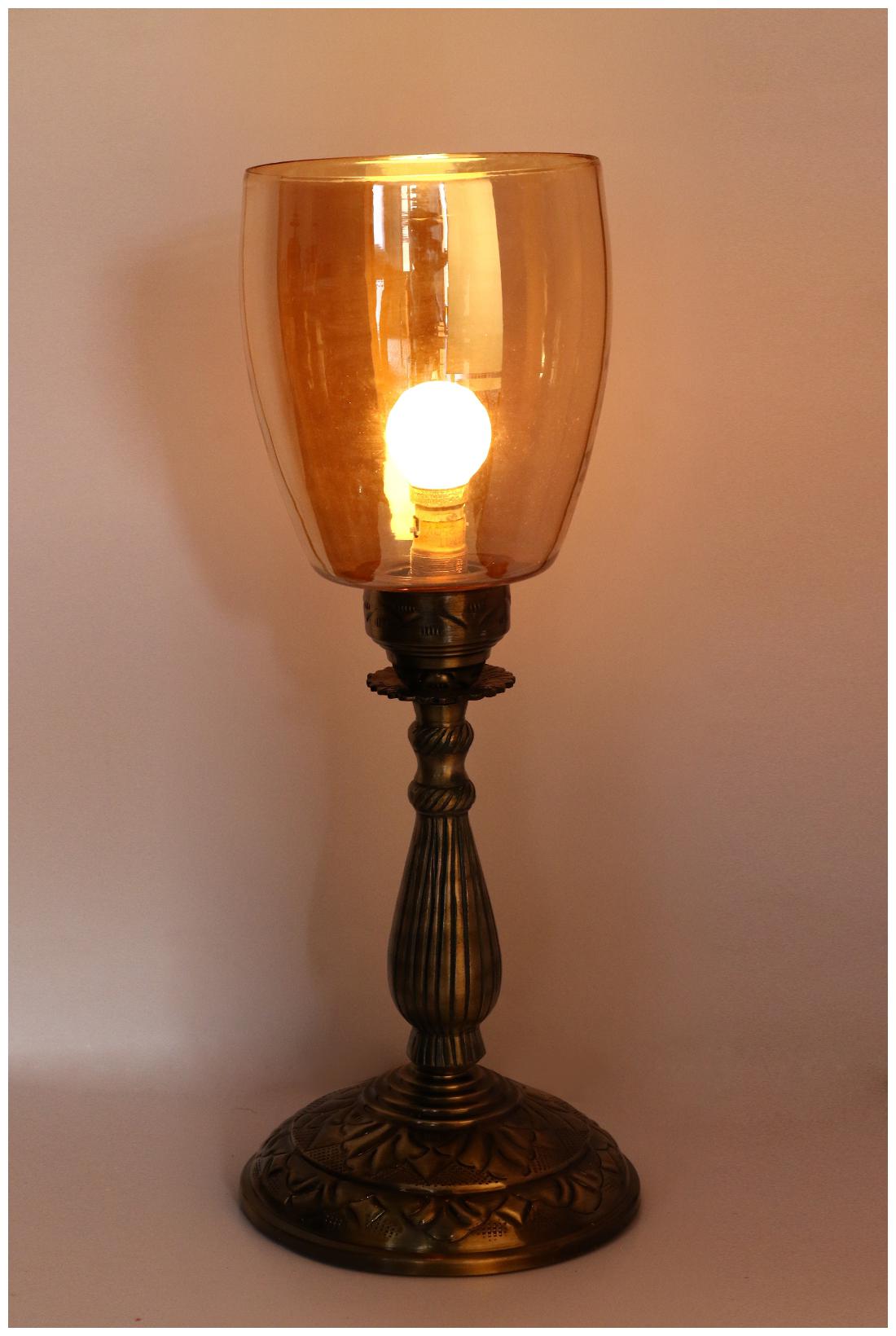 

Somil New And Trendy Designe Antique Central Table Lamp With Designer Glass High Quality Stand For Imperial Feeling-BD13