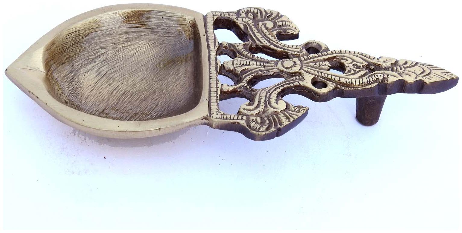 

Susajjit Decor Brass Kapoor Arti Spoon Hawan Spoon Oil Diya