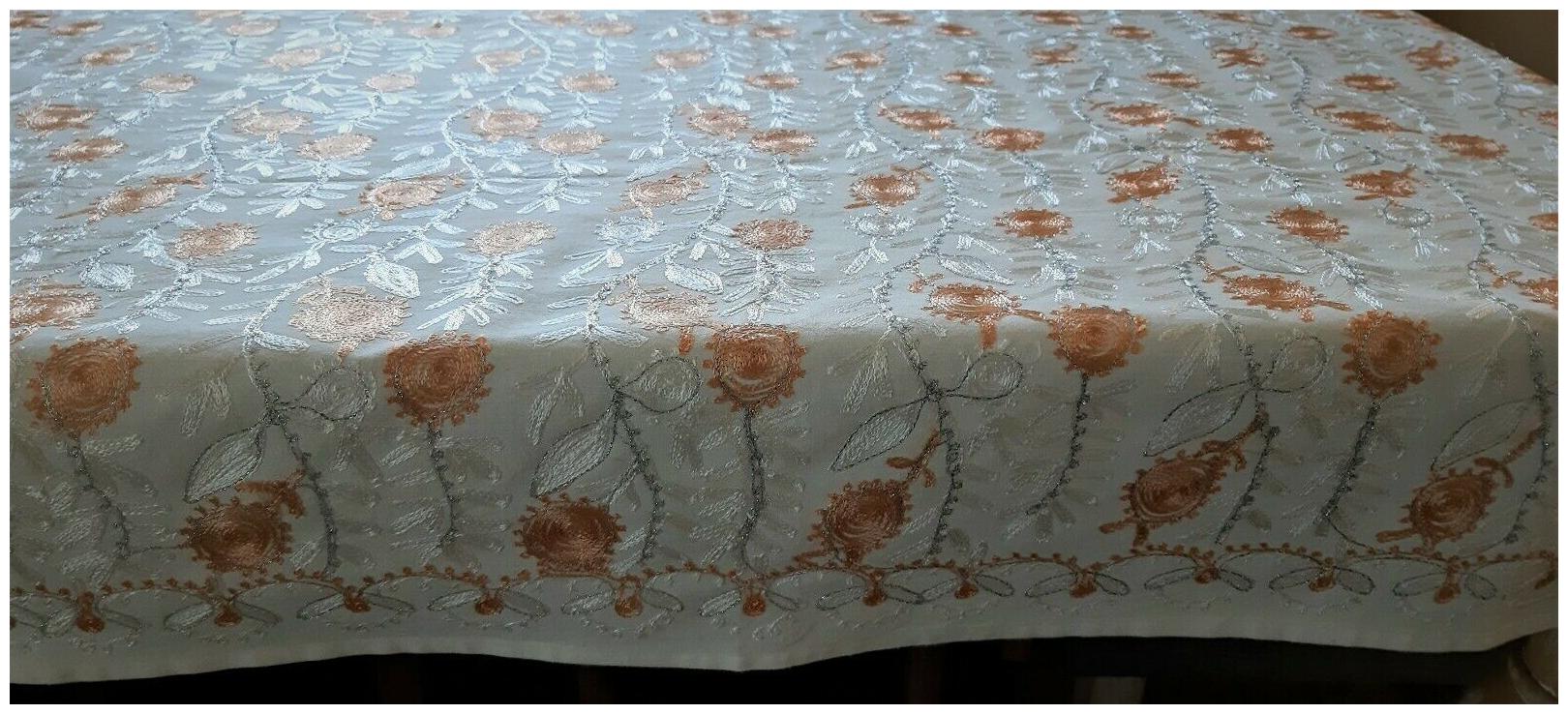 

Tablecloths Linen cream color hand embroidery Silk thread with 4 napkins