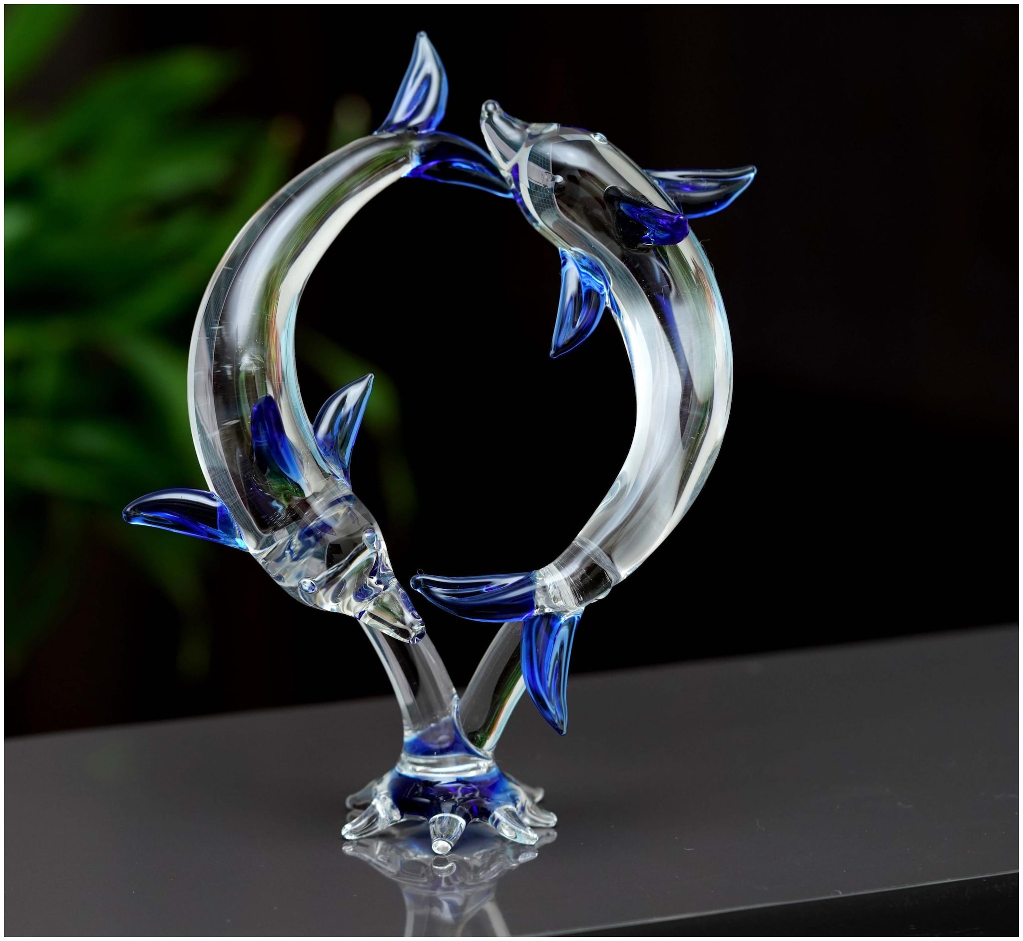 

Tailos Beautiful Dolphin Transparent Glass Home Decoration