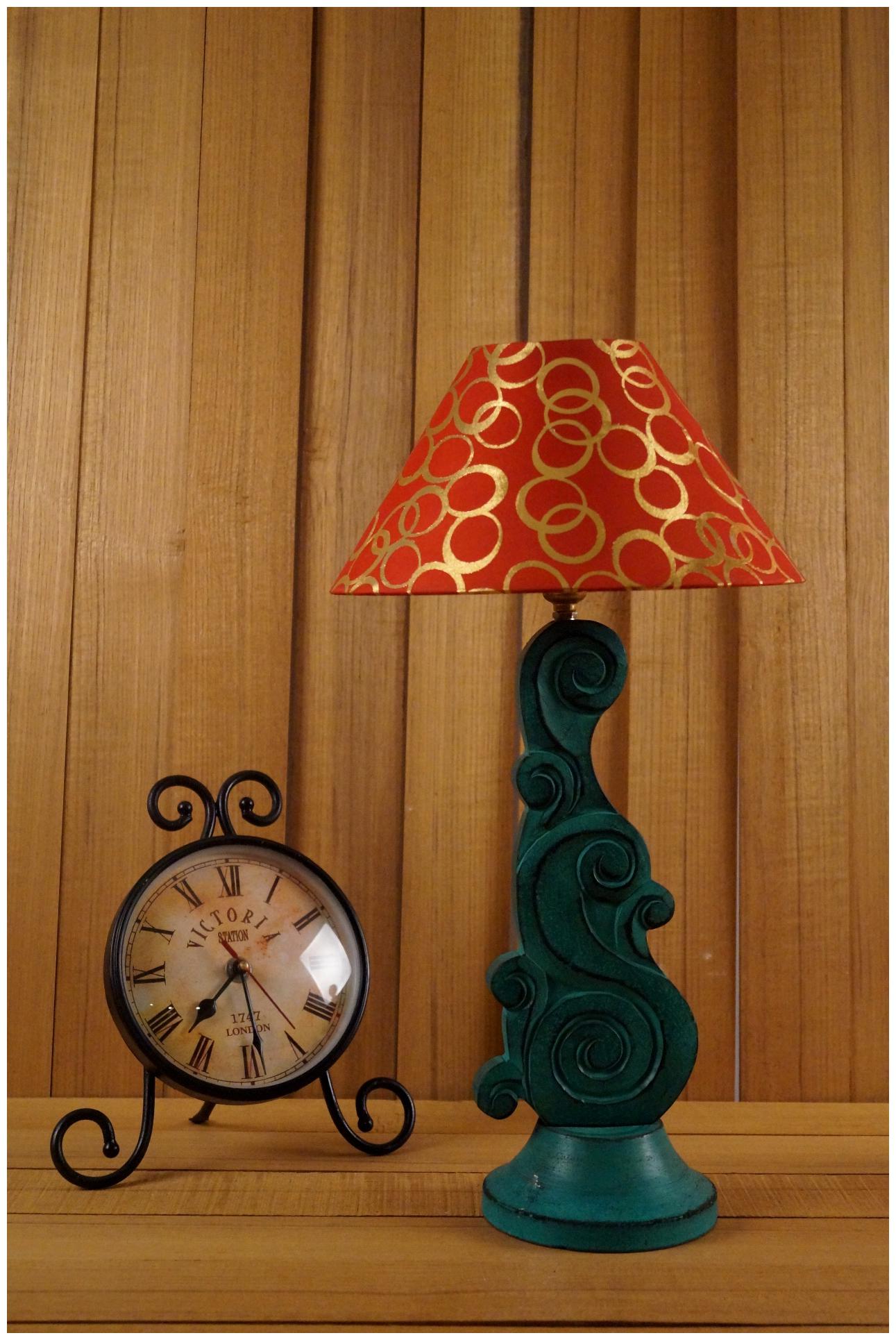 

Tucasa Green Carving Table Lamp With 10 Pyramid Shade Color---Red Circle