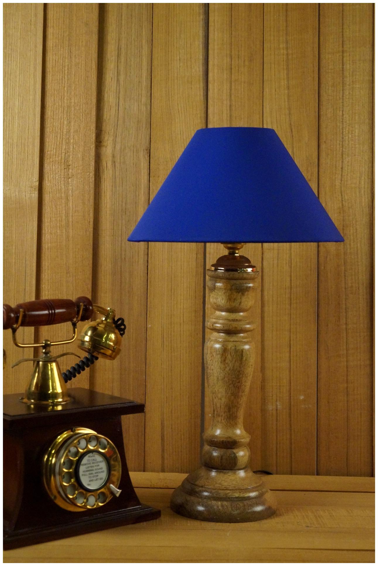 

Tucasa Royal Brown Mango Wood Table Lamp With 10 Pyramid Shade Color-Blue