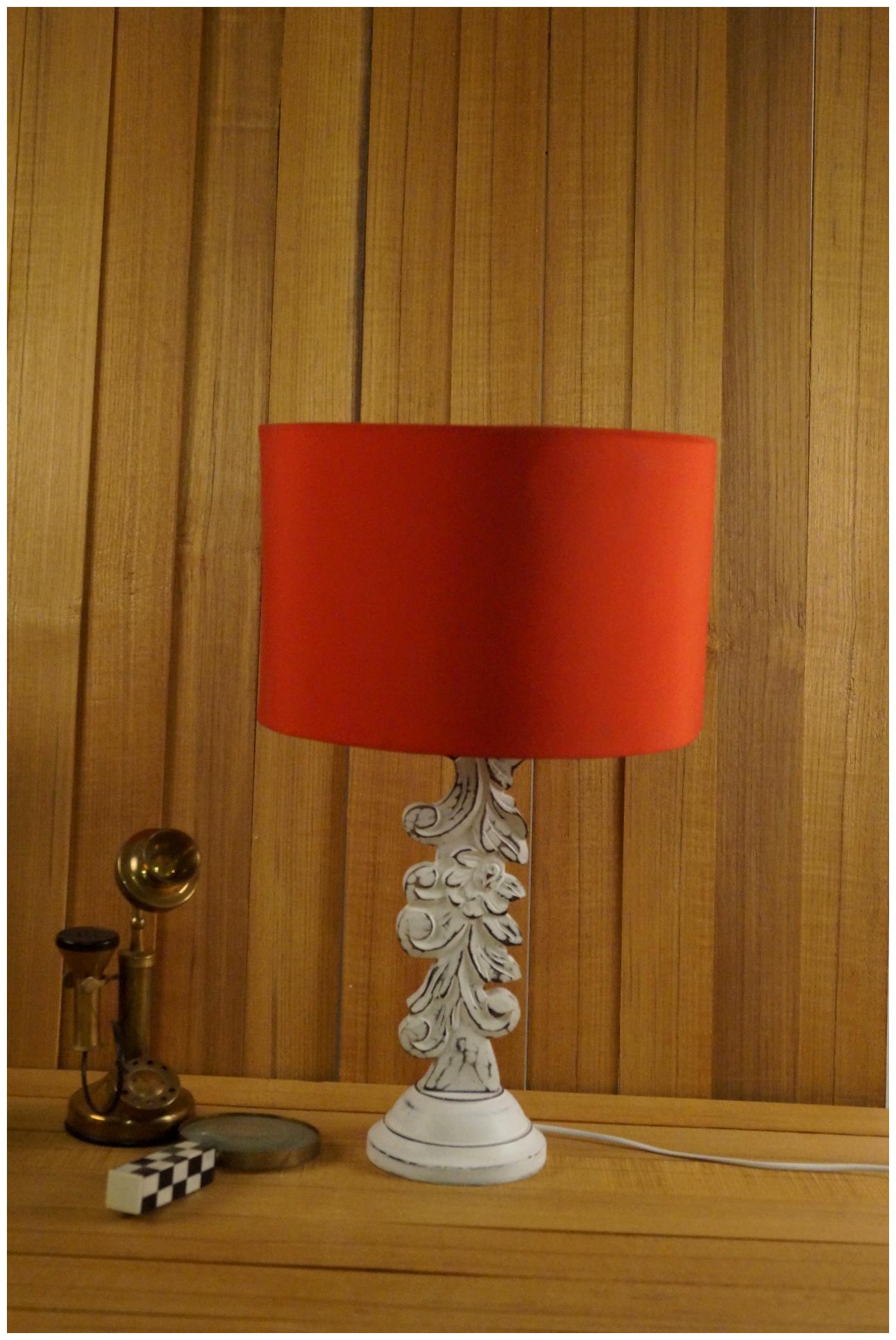 

Tucasa Whiite Mango Wood Carved Table Lamp With Drum Shade Color-Red