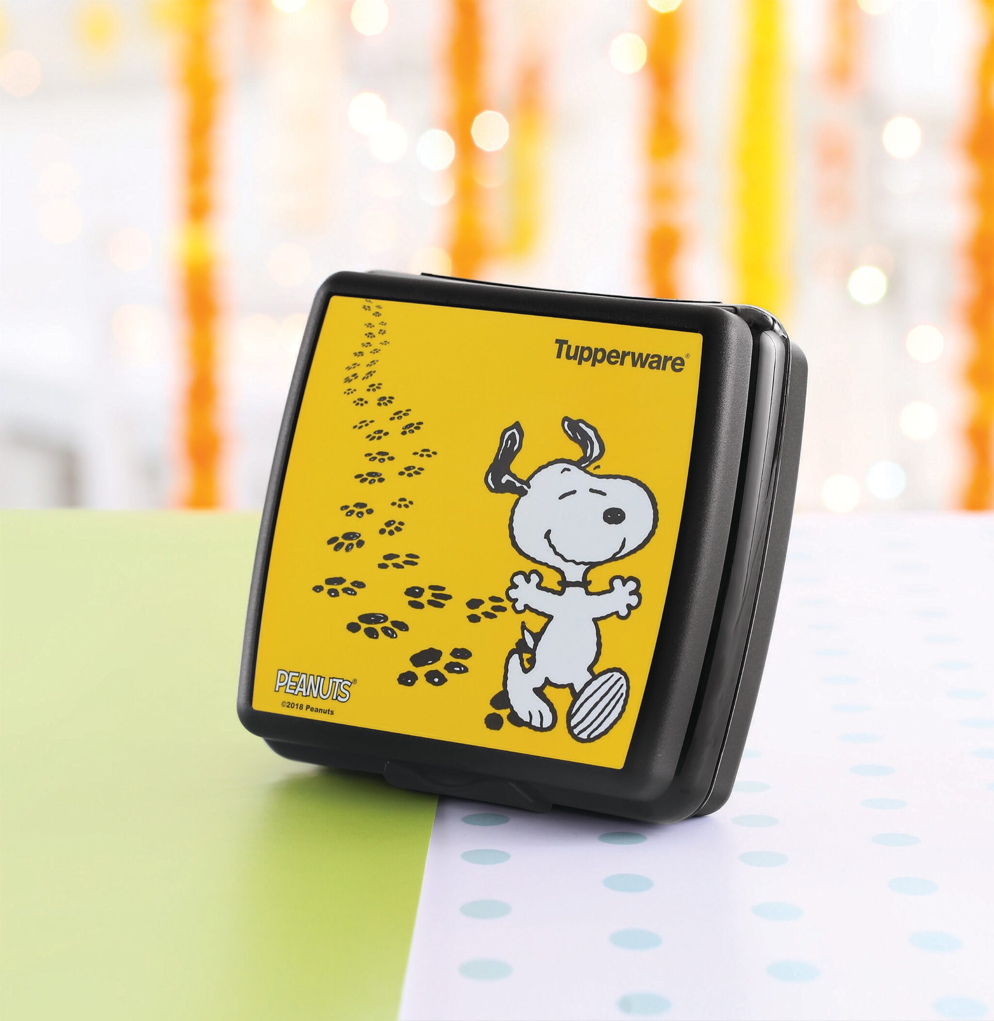 

Tupperware Sandwichkeeper Peanuts