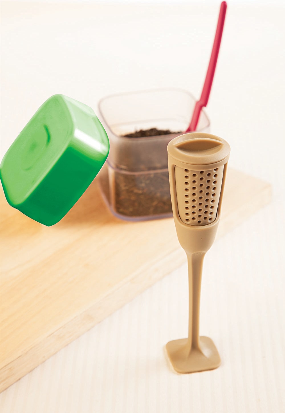 

Tupperware Plastic Teaz me Tea Strainer 1pc