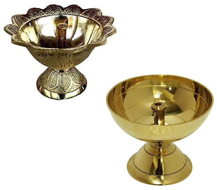 

Utkarsh Combo Of Classic Round Pure Brass Paro Pyali Table Diya With Brass Diwali Devdas (No 1 ) Diya