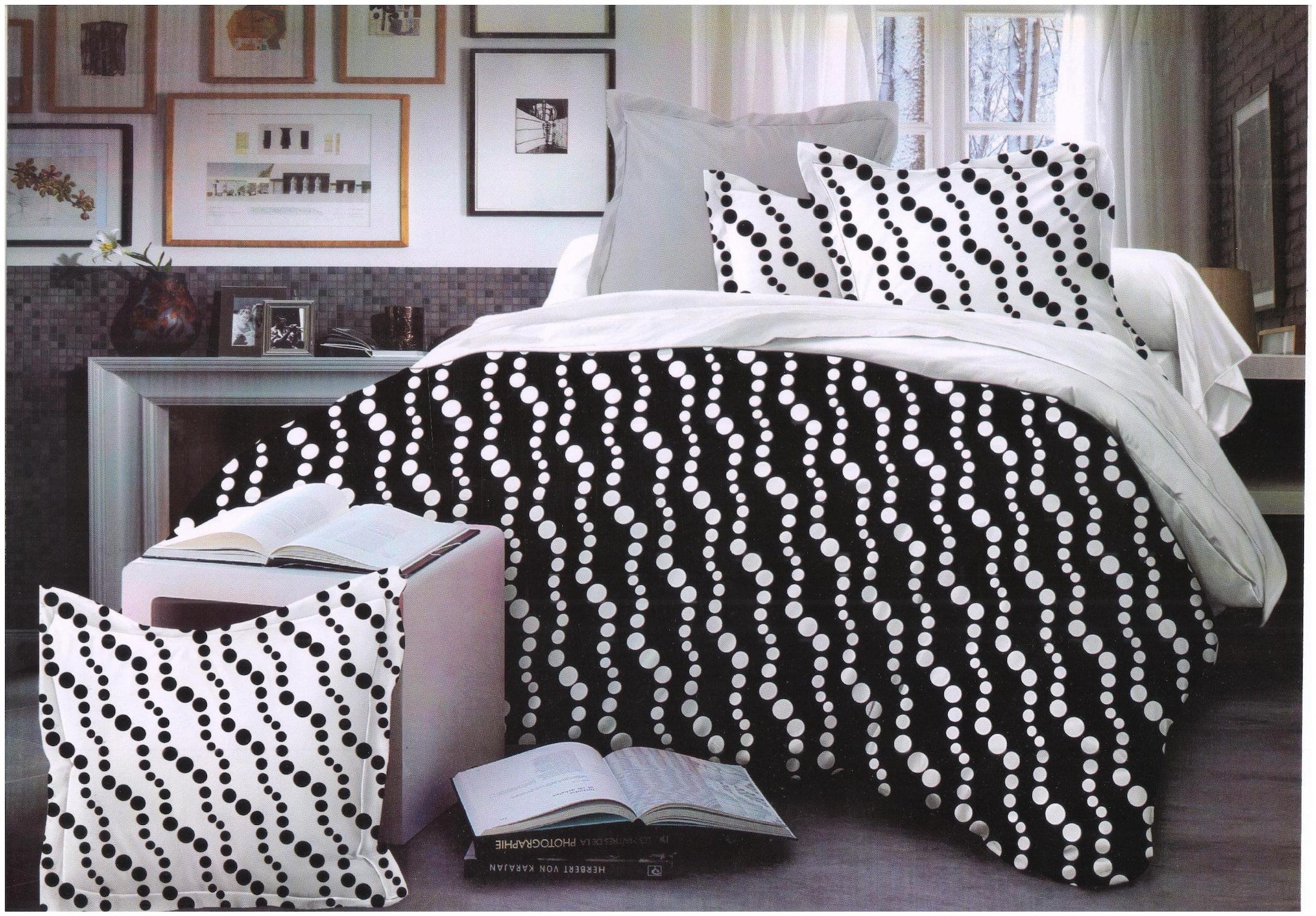 

Valtellina Cotton Printed Double Size Bedsheet 140 TC ( 1 Bedsheet With 2 Pillow Covers Black )