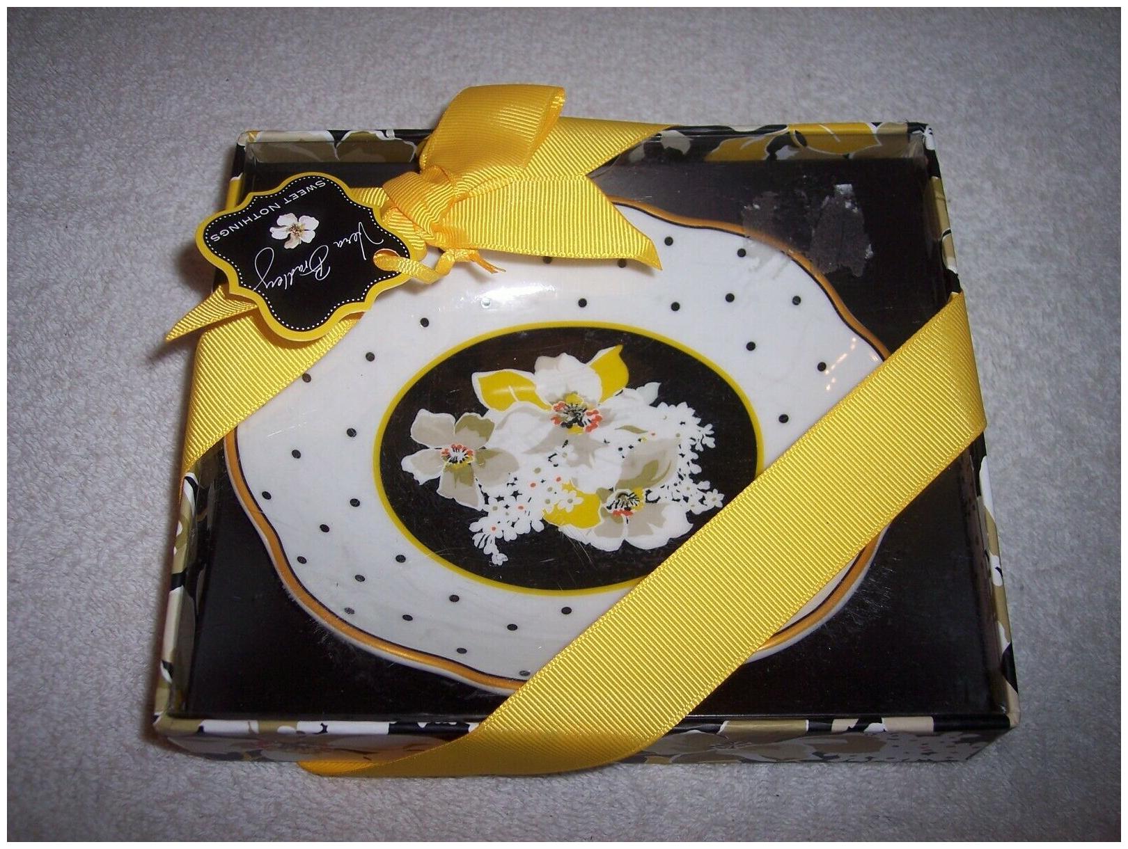 

VERA BRADLEY SWEET NOTHINGS DOGWOOD DRESSER DISH JEWELRY HOLDER NEW IN BOX
