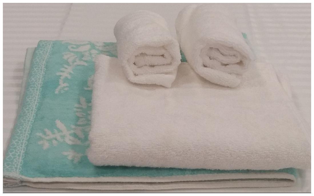 

Welhouse India 250 GSM Cotton Face Towel ( 2 Pieces White )