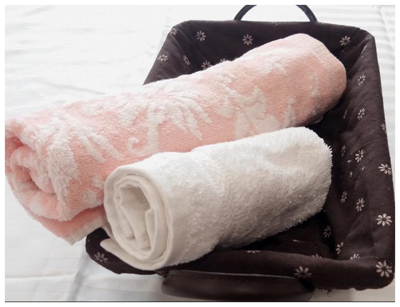 

Welhouse India 200 GSM Cotton Face Towel ( 1 Piece Multi )