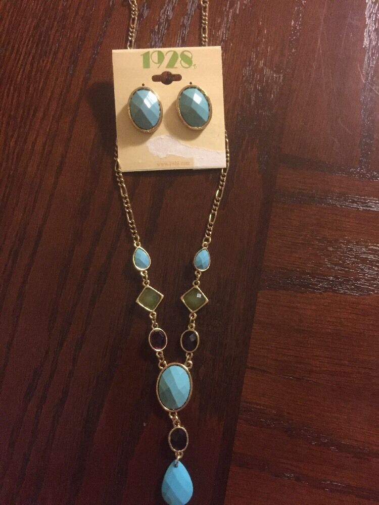 

1928 Turquoise Necklace Set Oval