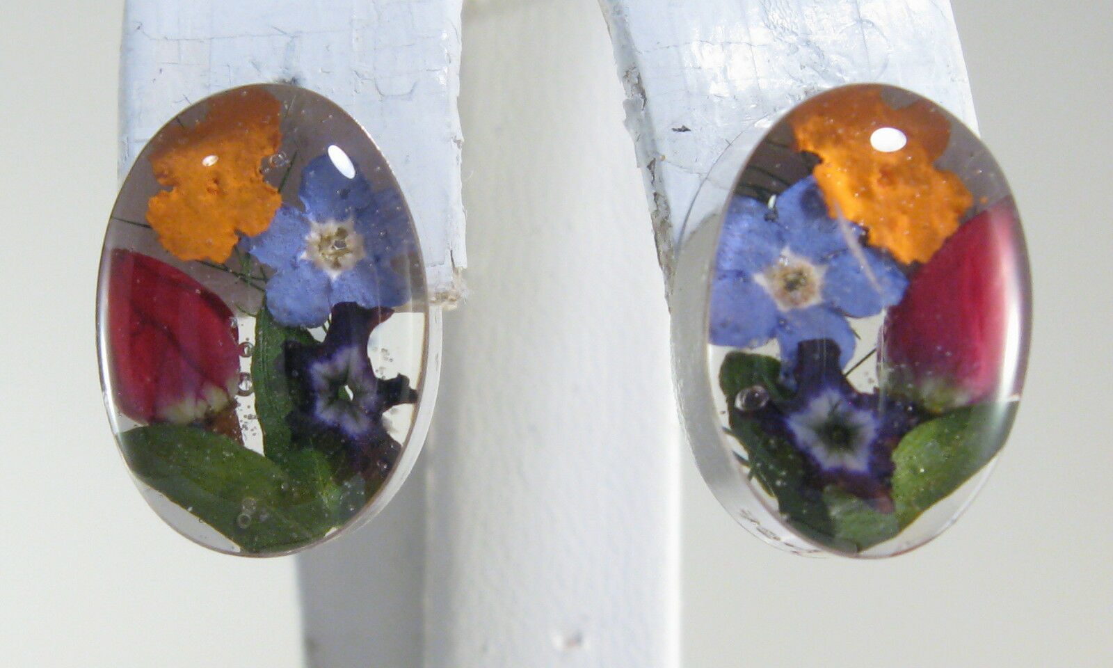 

925 sterling silver oval post earrings with real dried flowers