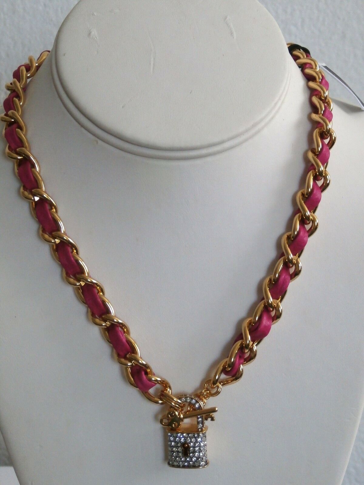 

AUTHENTIC NEW JUICY COUTURE PAVE PADLOCK PINK LEATHER CHAIN NECKLACE RETIRED