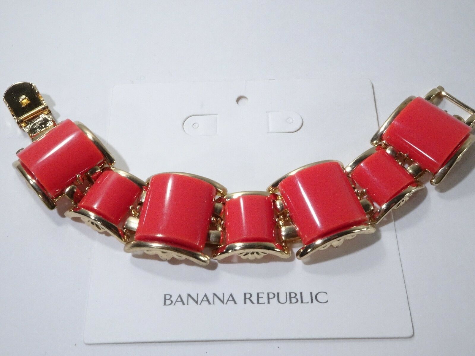 

Banana Repubic Women s Red Cube Link Clasp Bracelet NWT 55