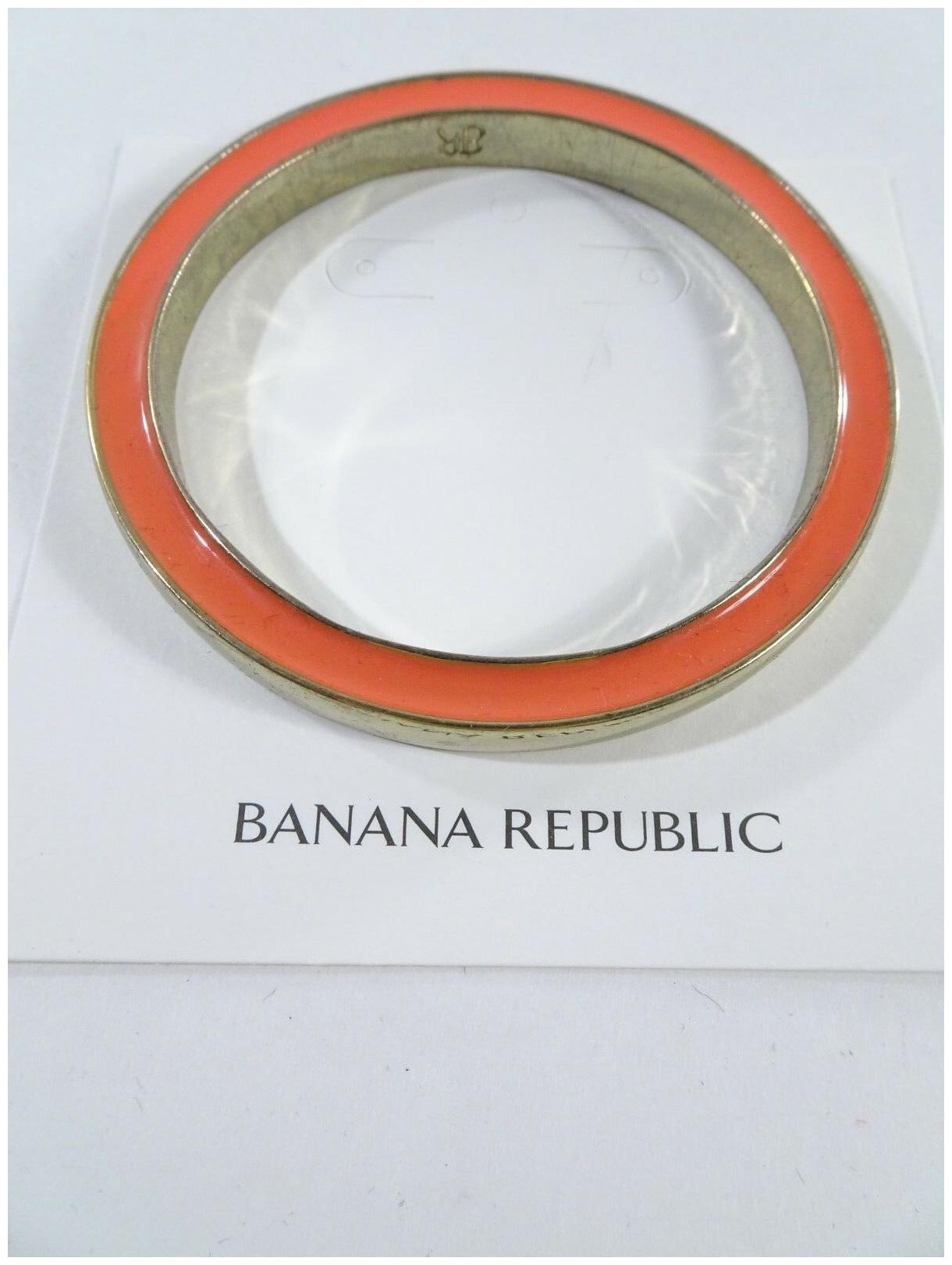 

Banana Republic womens Enamel Gold Thick Bangle bracelet NWT 59 50