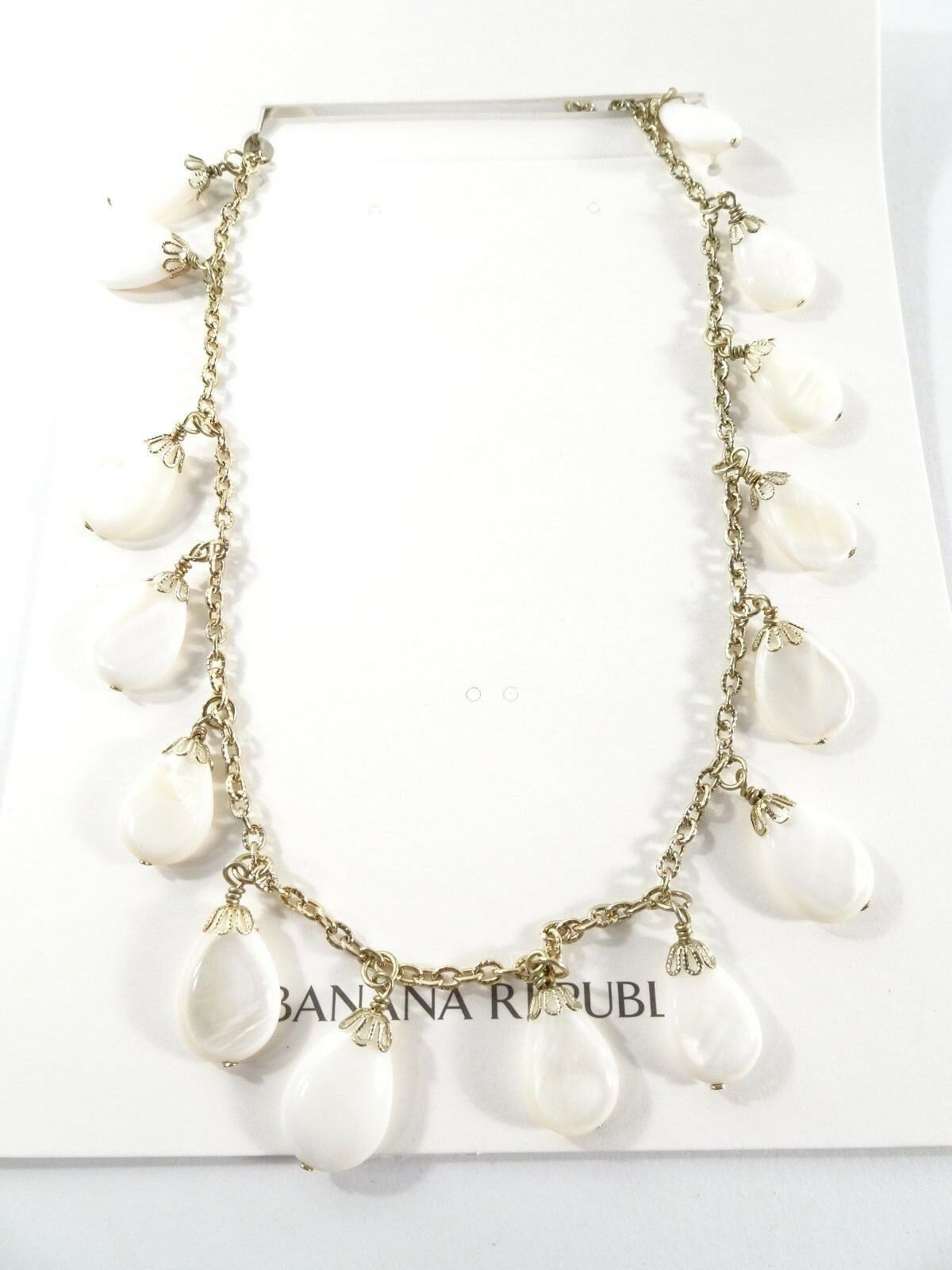 

Banana Republic Womens Shiny White Teardrop Fan Layer Necklace NWT 89