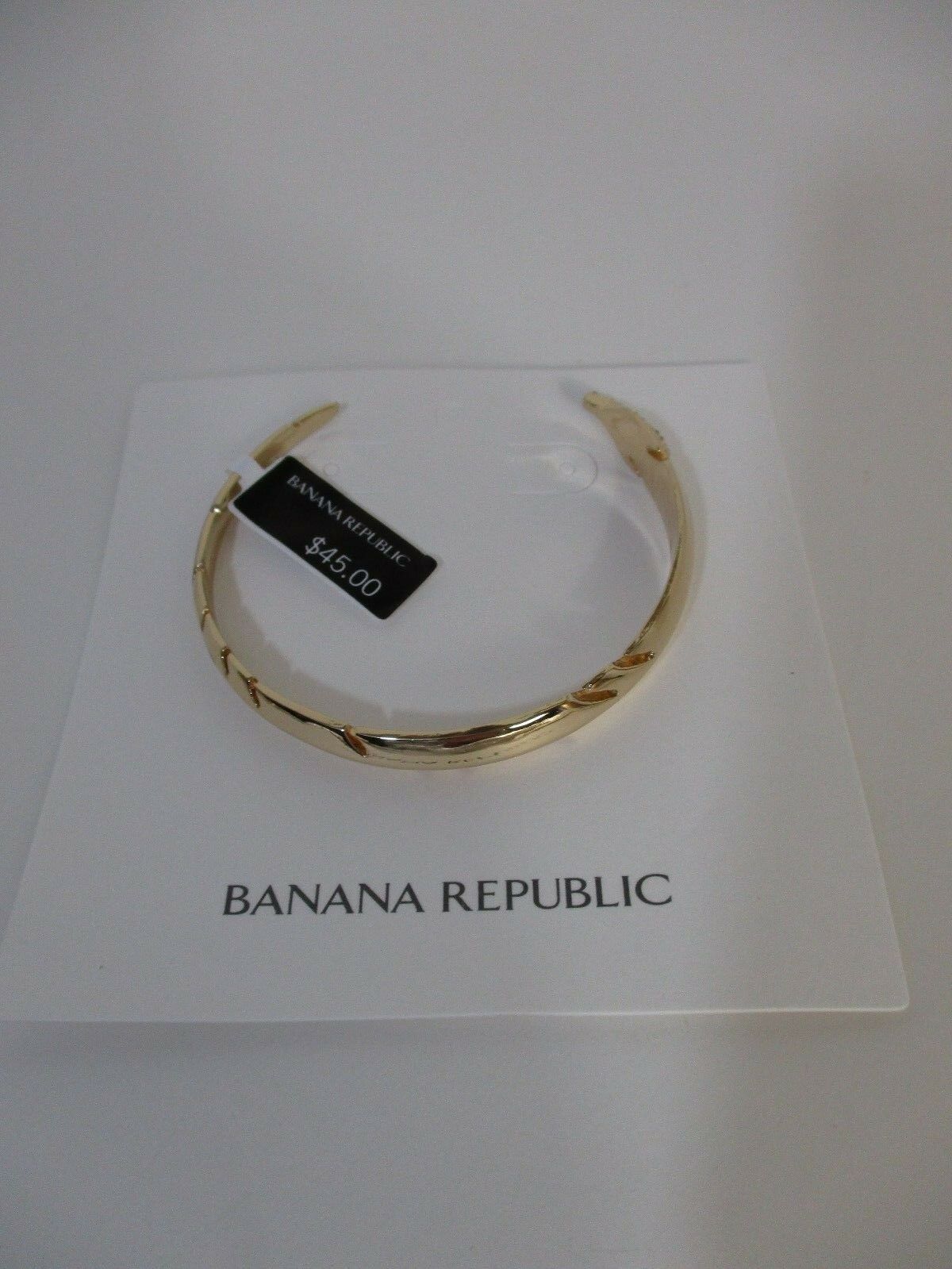 

Banana Republic Gold Leaf Cuff Bracelet NWT 45