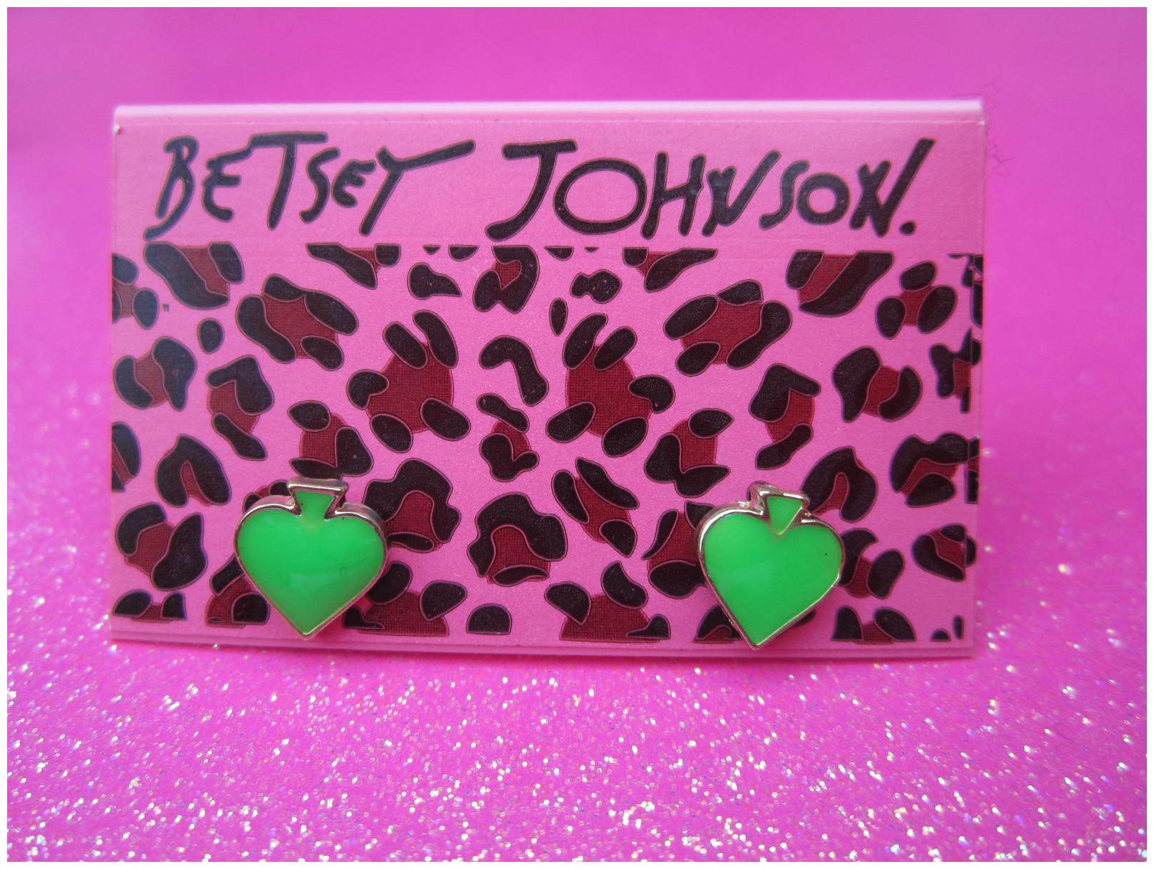 

Betsey Johnson Green Spade Mini Stud Earrings