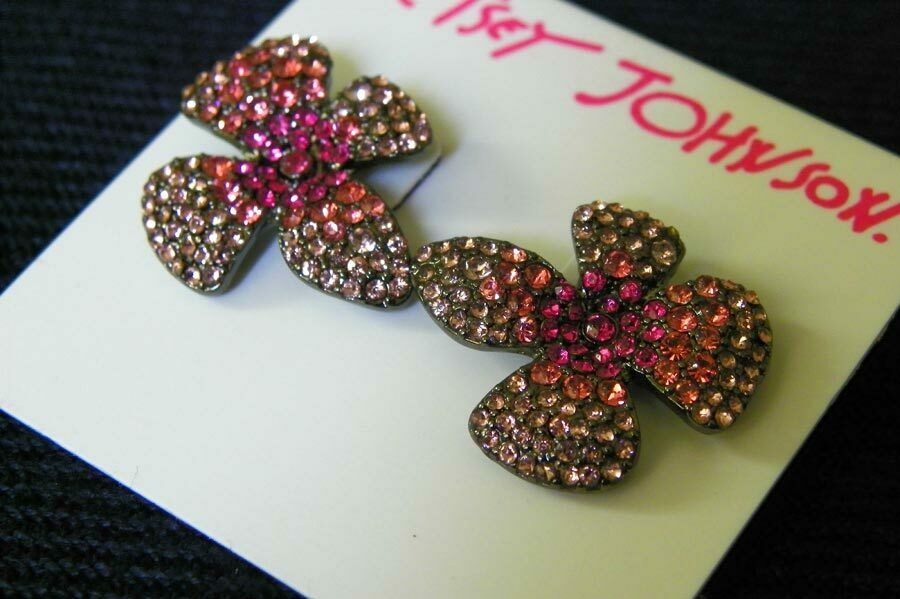 

Betsey Johnson FAIRYTALE DREAMS PINK FLOWER STUDS PINK