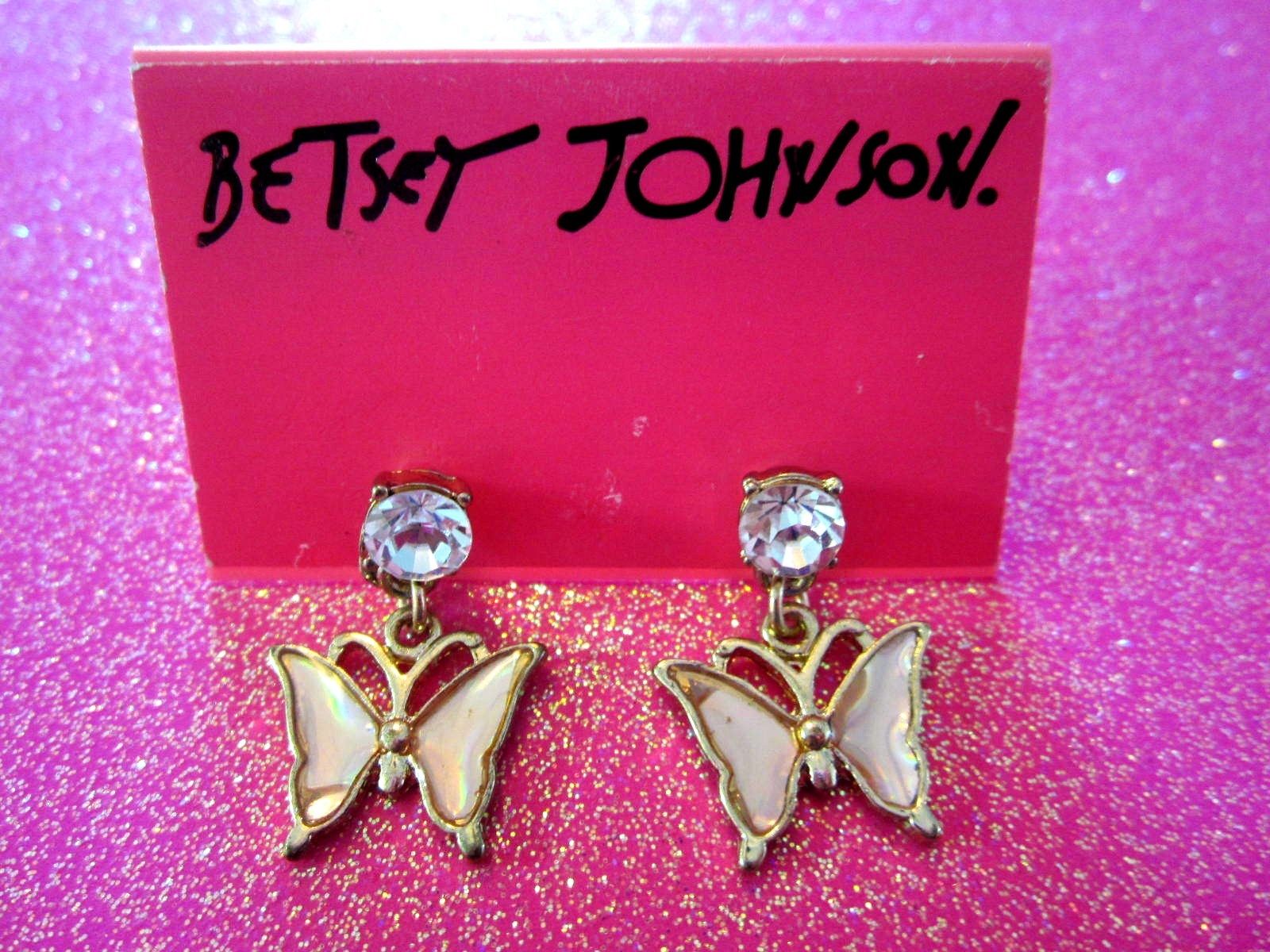 

Betsey Johnson Mismatched or Imperfect Item 128