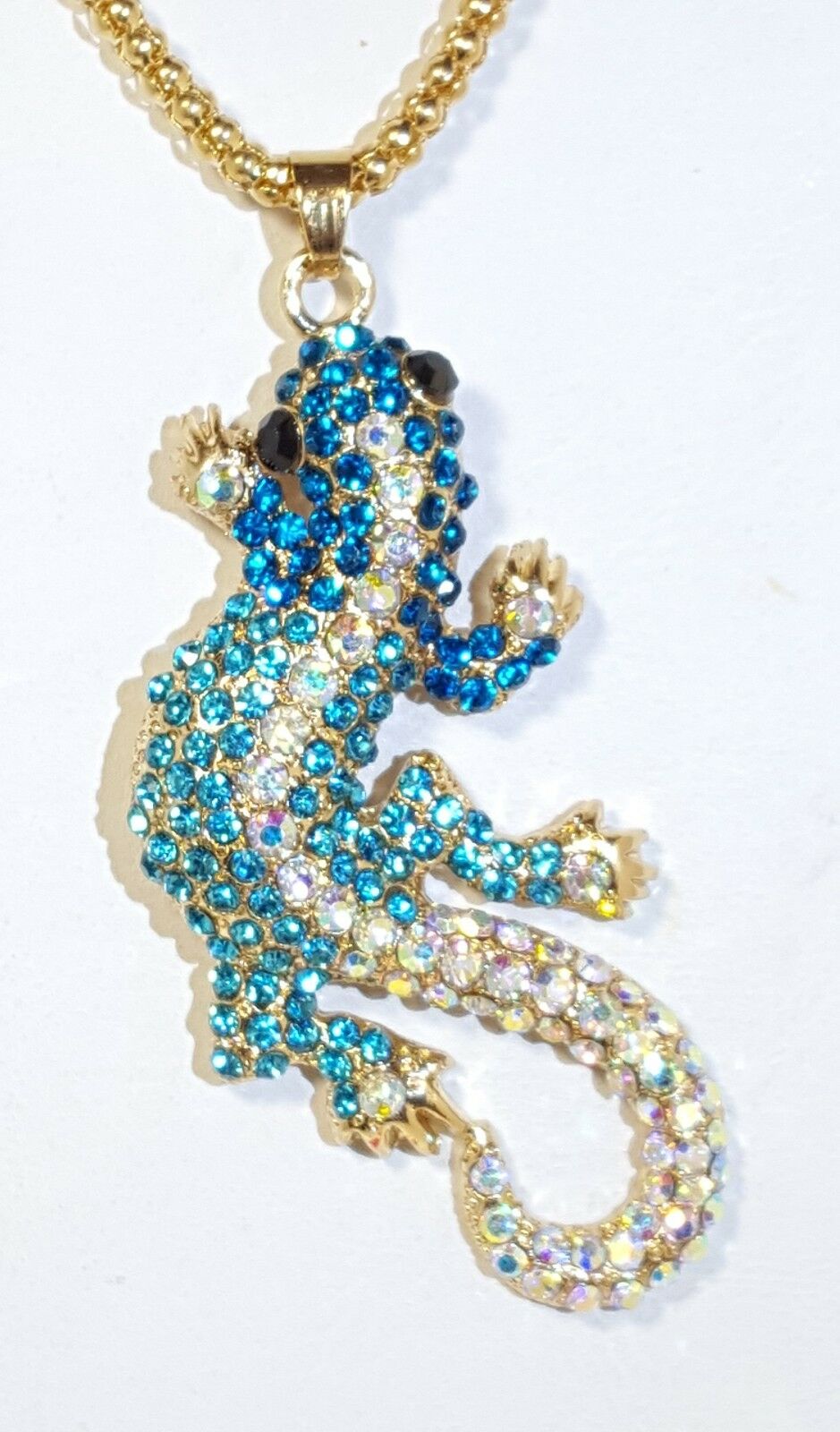 

BETSEY JOHNSON MULTI CRYSTAL SALAMANDER LIZARD GOLD TONE PENDANT